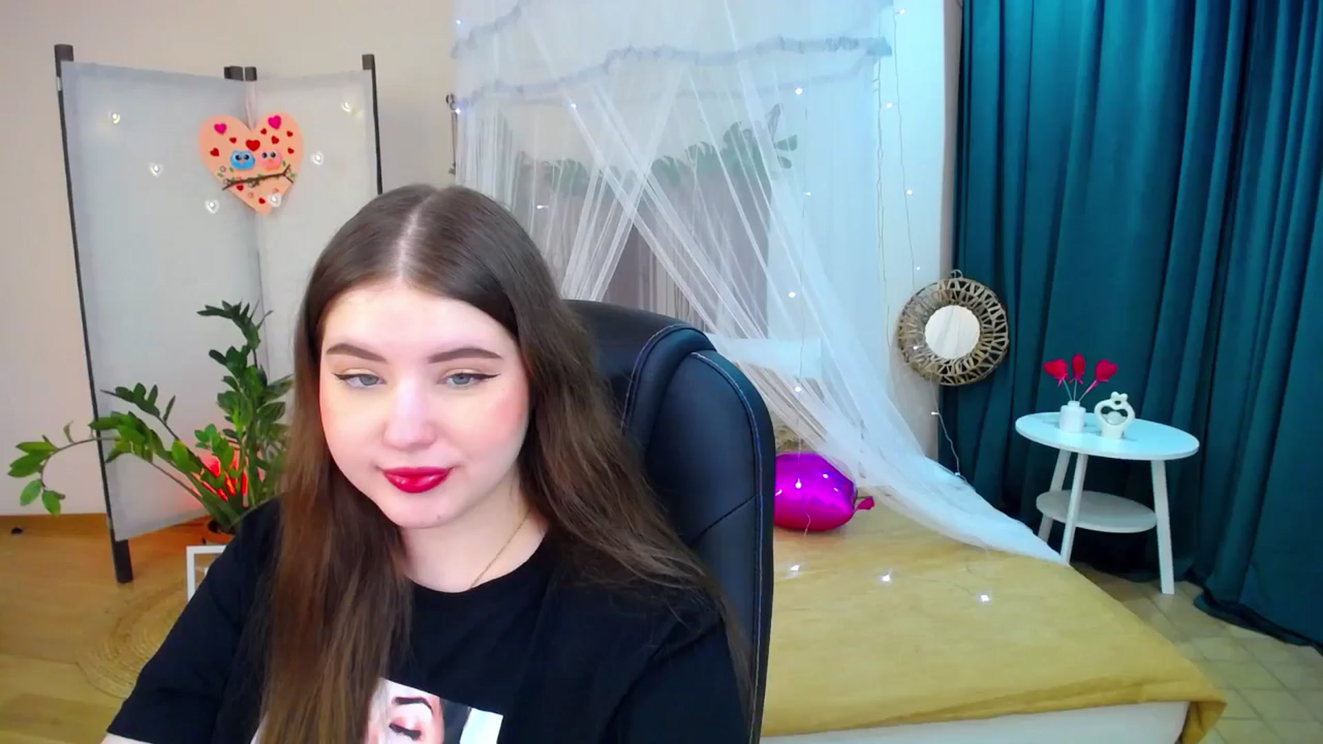 Gallery image thumbnail from AdmireMyEyes's myfreecams stream on, 02/17/2025, 19:11 image 11 of 20
