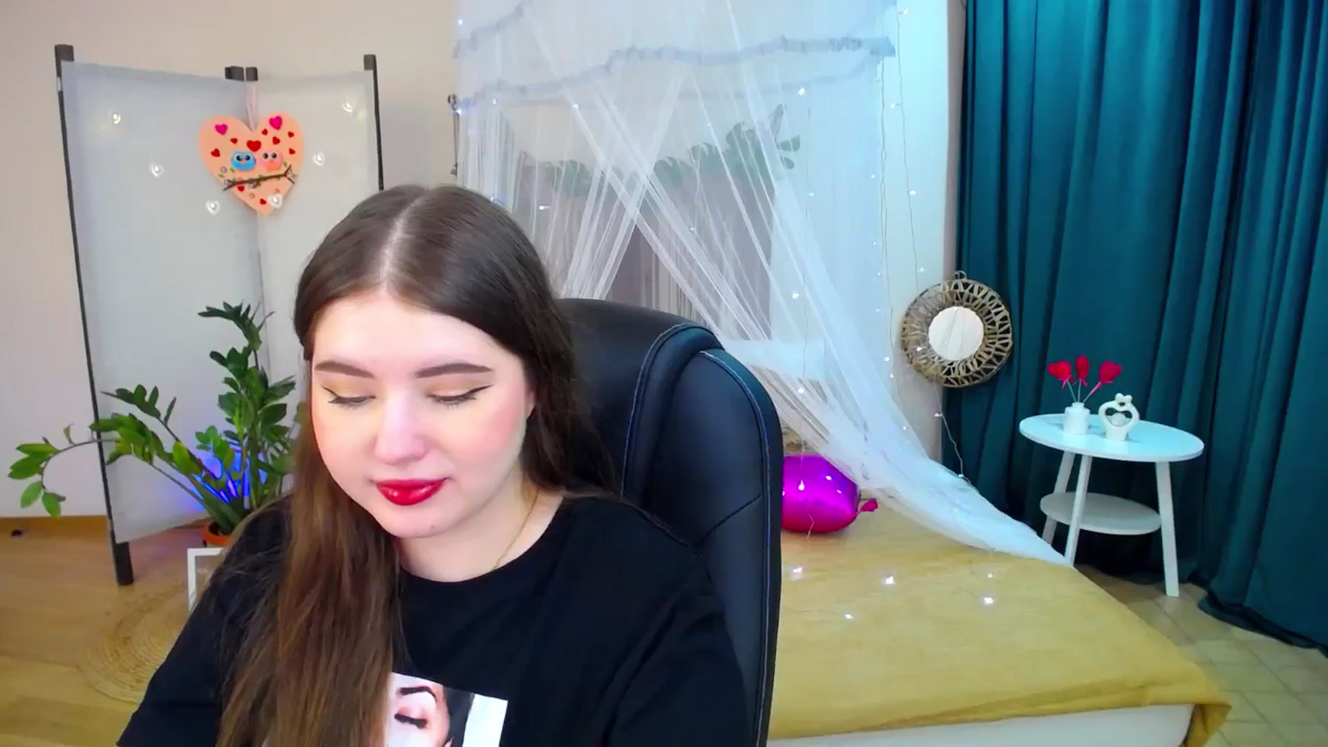 Gallery image thumbnail from AdmireMyEyes's myfreecams stream on, 02/17/2025, 19:11 image 4 of 20