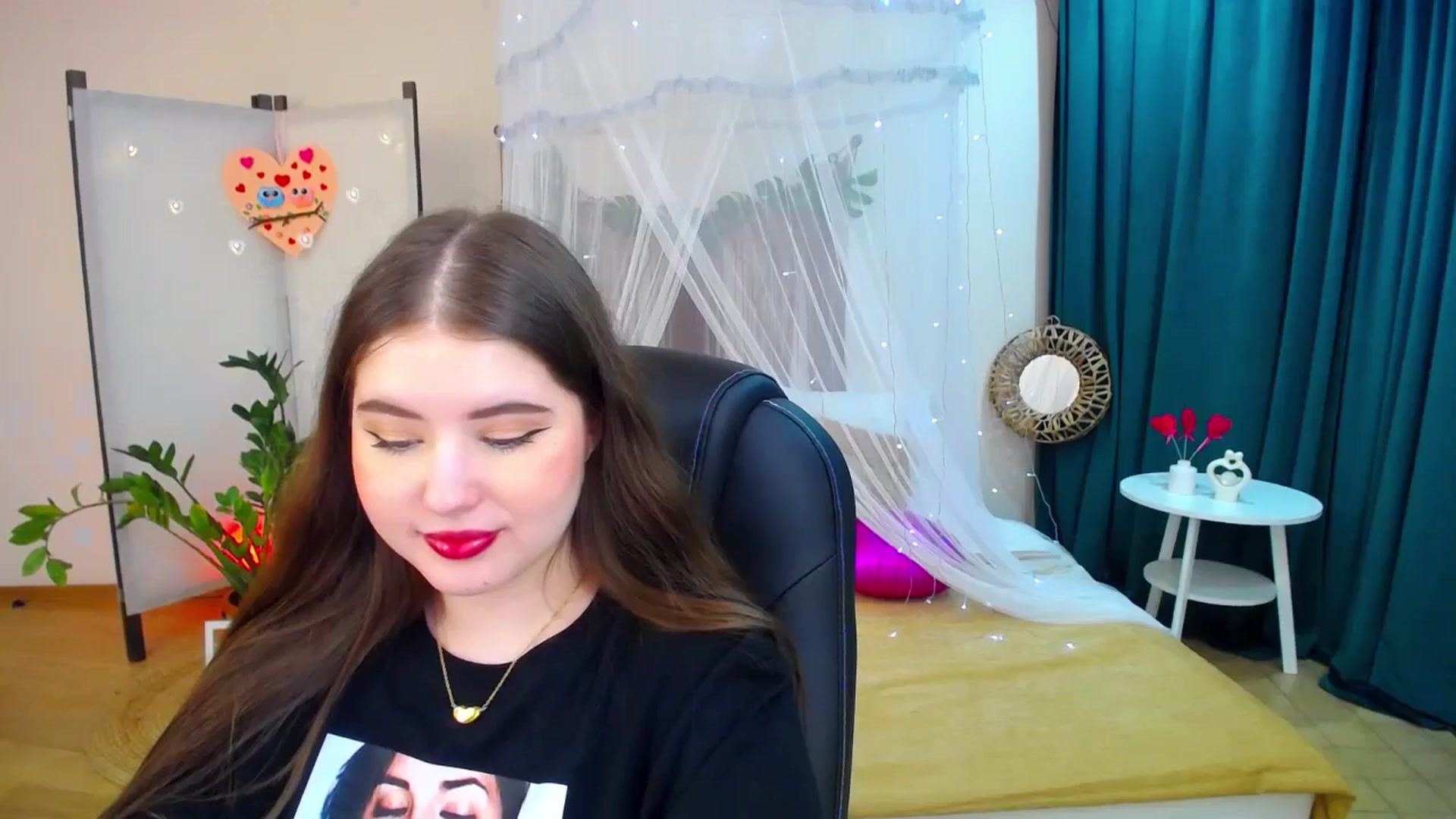 Gallery image thumbnail from AdmireMyEyes's myfreecams stream on, 02/17/2025, 21:13 image 12 of 20