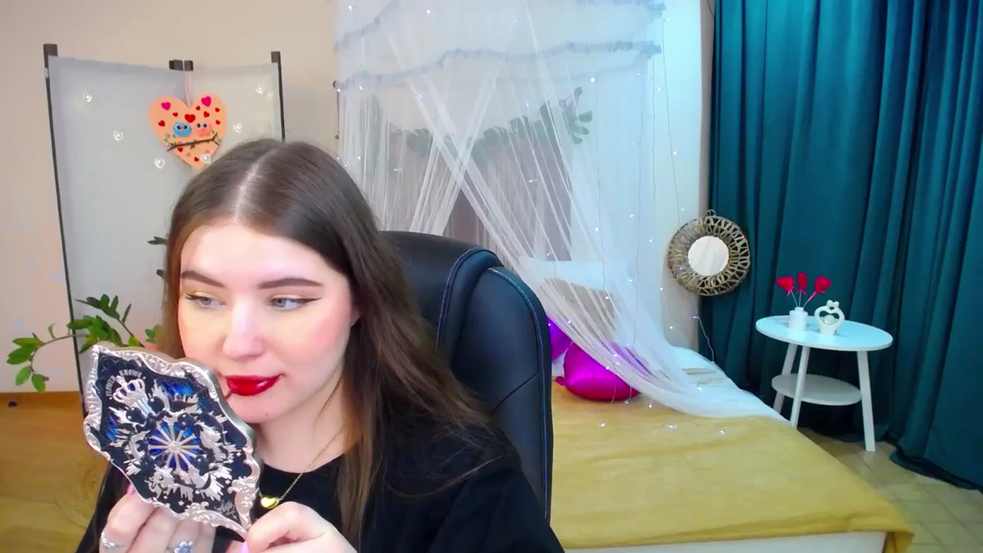Gallery image thumbnail from AdmireMyEyes's myfreecams stream on, 02/17/2025, 21:13 image 18 of 20