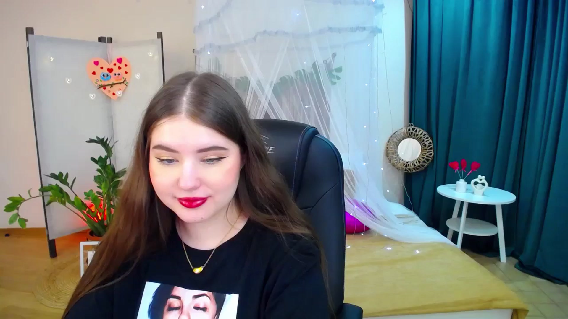 Gallery image thumbnail from AdmireMyEyes's myfreecams stream on, 02/17/2025, 21:13 image 10 of 20