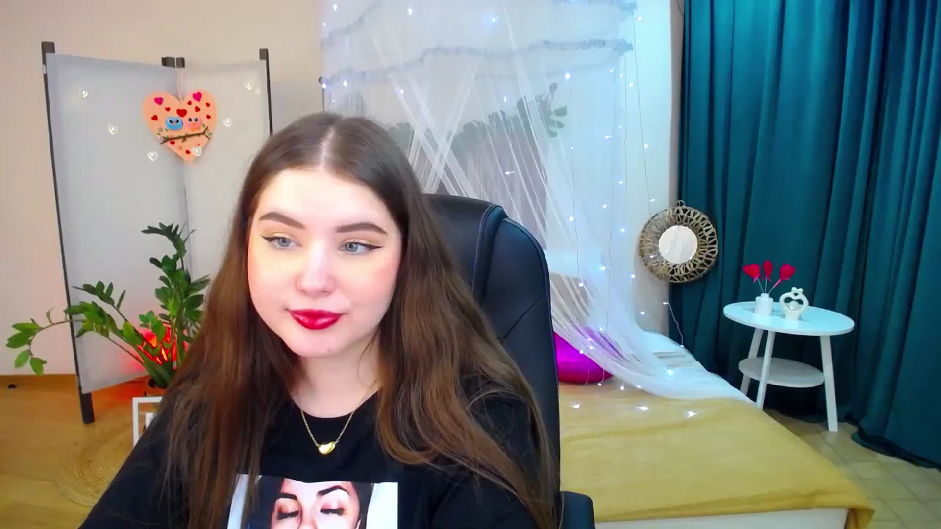Gallery image thumbnail from AdmireMyEyes's myfreecams stream on, 02/17/2025, 21:13 image 15 of 20