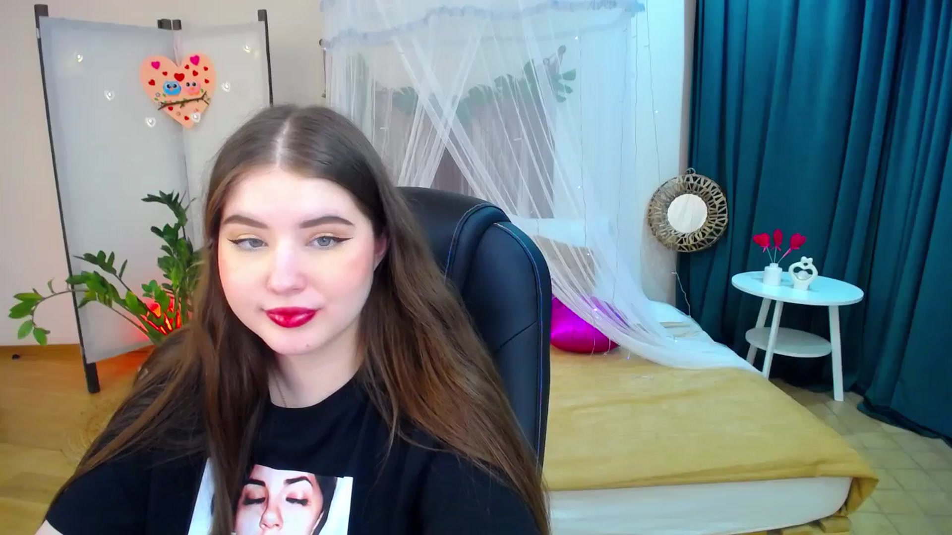 Gallery image thumbnail from AdmireMyEyes's myfreecams stream on, 02/17/2025, 21:13 image 5 of 20