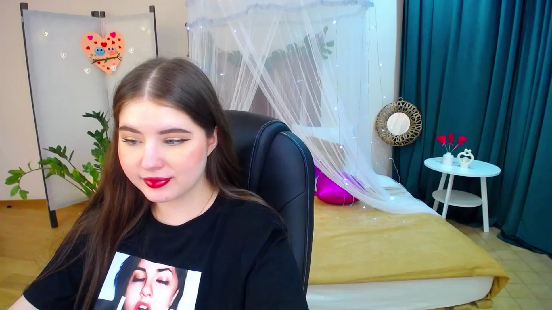 Gallery image thumbnail from AdmireMyEyes's myfreecams stream on, 02/17/2025, 21:13 image 3 of 20