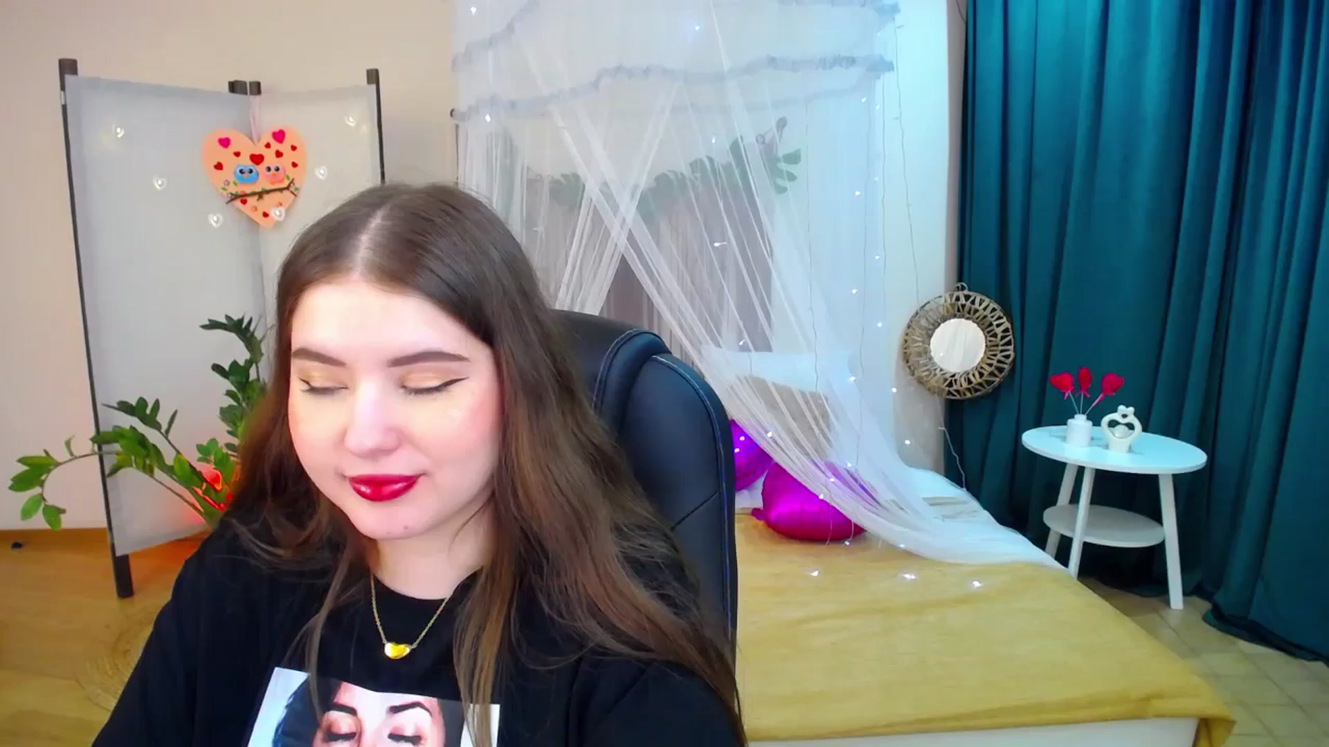 Gallery image thumbnail from AdmireMyEyes's myfreecams stream on, 02/17/2025, 21:13 image 16 of 20