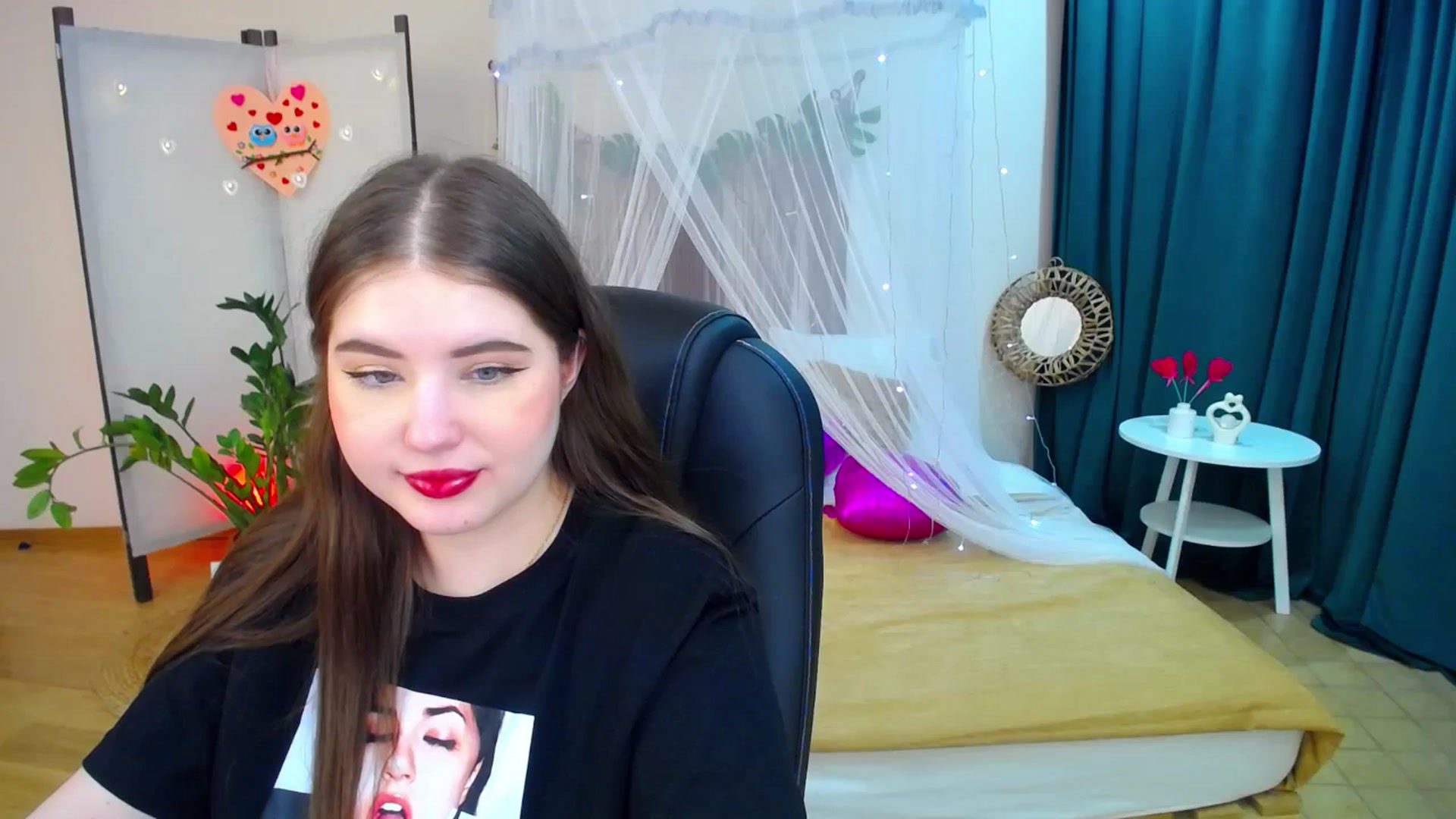 Gallery image thumbnail from AdmireMyEyes's myfreecams stream on, 02/17/2025, 21:13 image 2 of 20