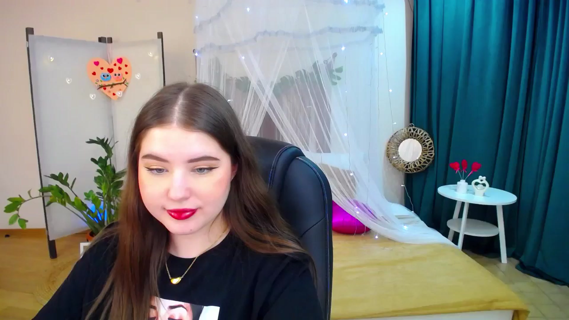 Gallery image thumbnail from AdmireMyEyes's myfreecams stream on, 02/17/2025, 21:13 image 14 of 20