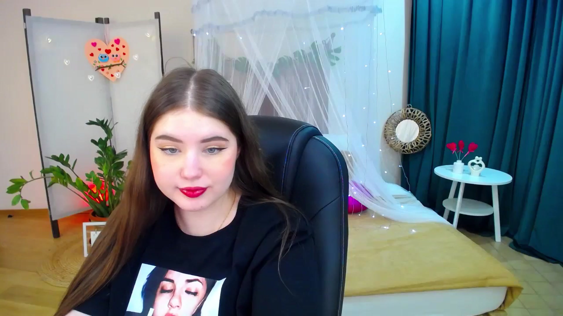 Gallery image thumbnail from AdmireMyEyes's myfreecams stream on, 02/17/2025, 22:17 image 7 of 20