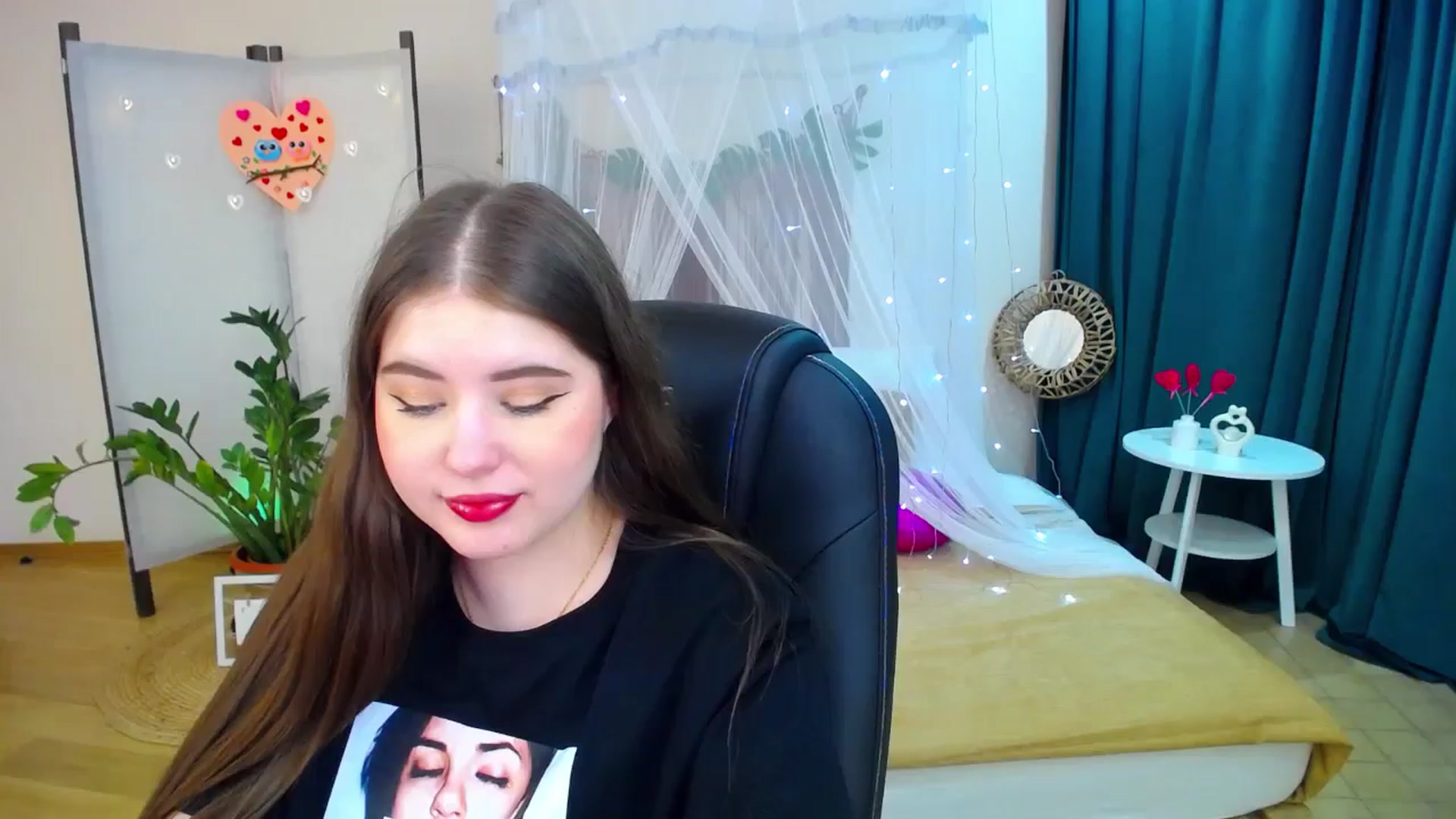 Gallery image thumbnail from AdmireMyEyes's myfreecams stream on, 02/17/2025, 22:17 image 14 of 20