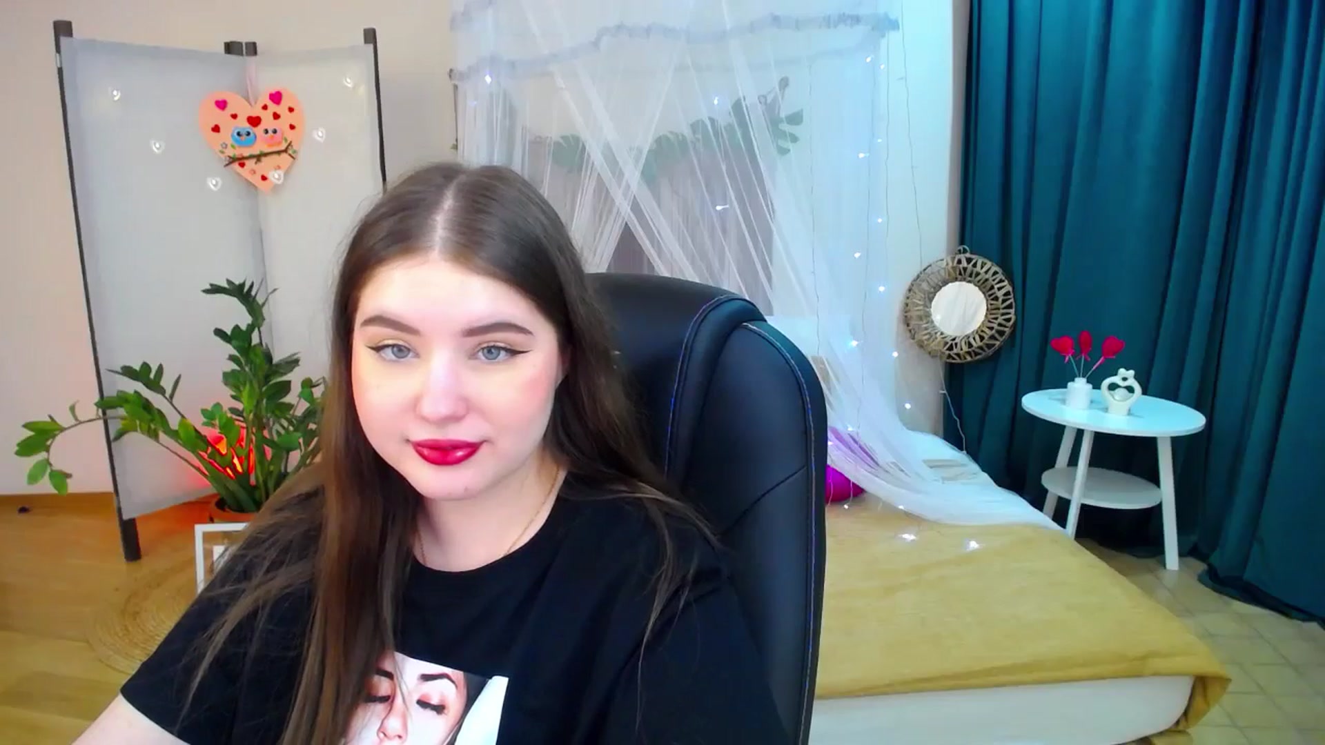 Gallery image thumbnail from AdmireMyEyes's myfreecams stream on, 02/17/2025, 22:17 image 19 of 20