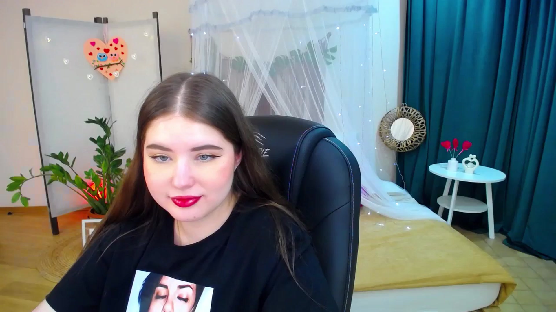 Gallery image thumbnail from AdmireMyEyes's myfreecams stream on, 02/17/2025, 22:17 image 2 of 20