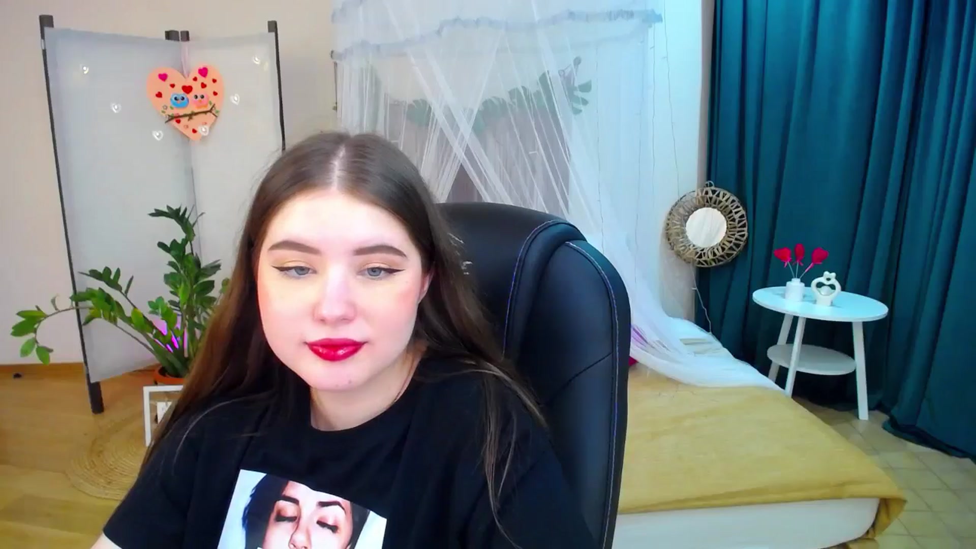Gallery image thumbnail from AdmireMyEyes's myfreecams stream on, 02/17/2025, 22:17 image 5 of 20