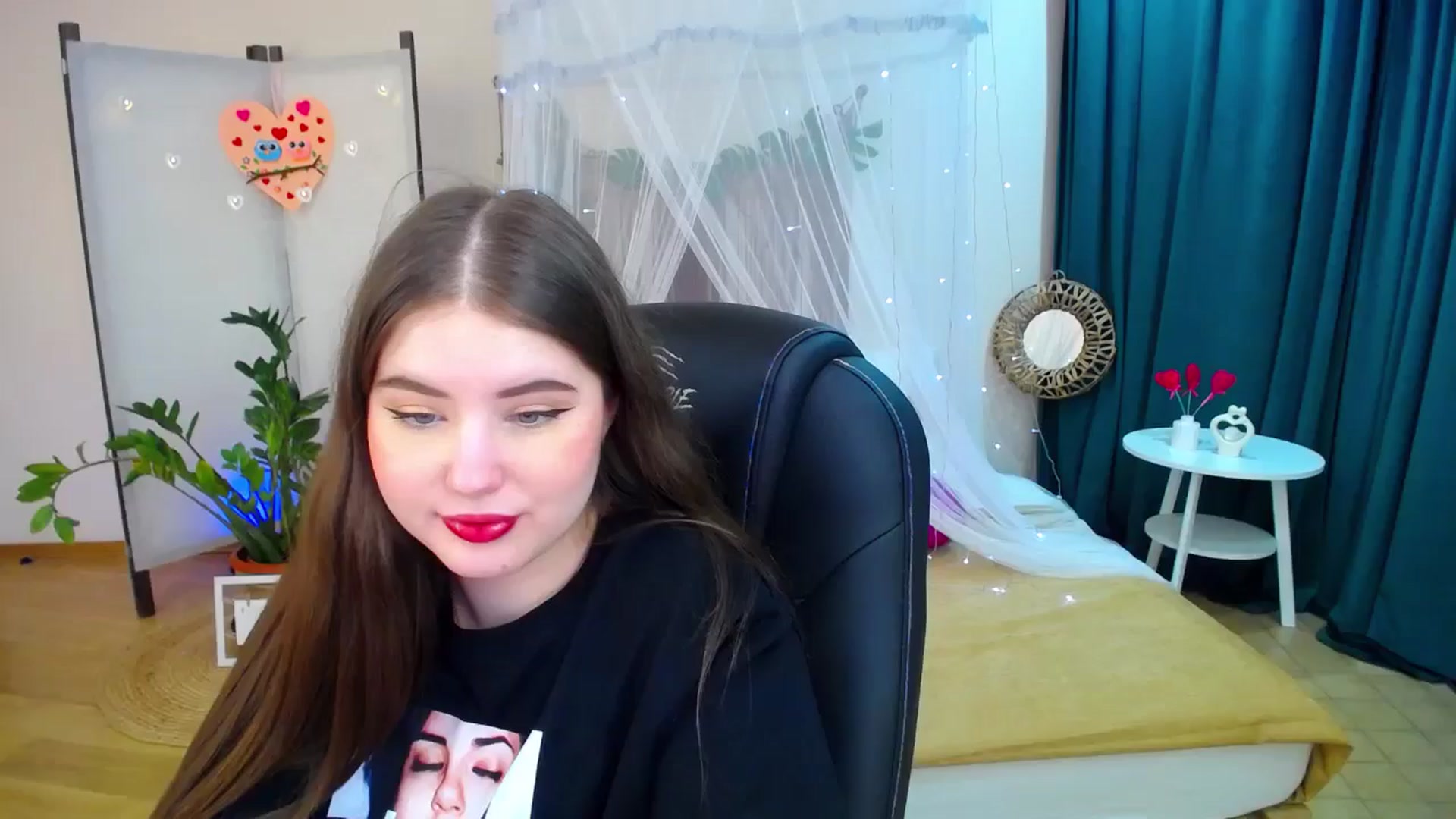 Gallery image thumbnail from AdmireMyEyes's myfreecams stream on, 02/17/2025, 22:17 image 15 of 20