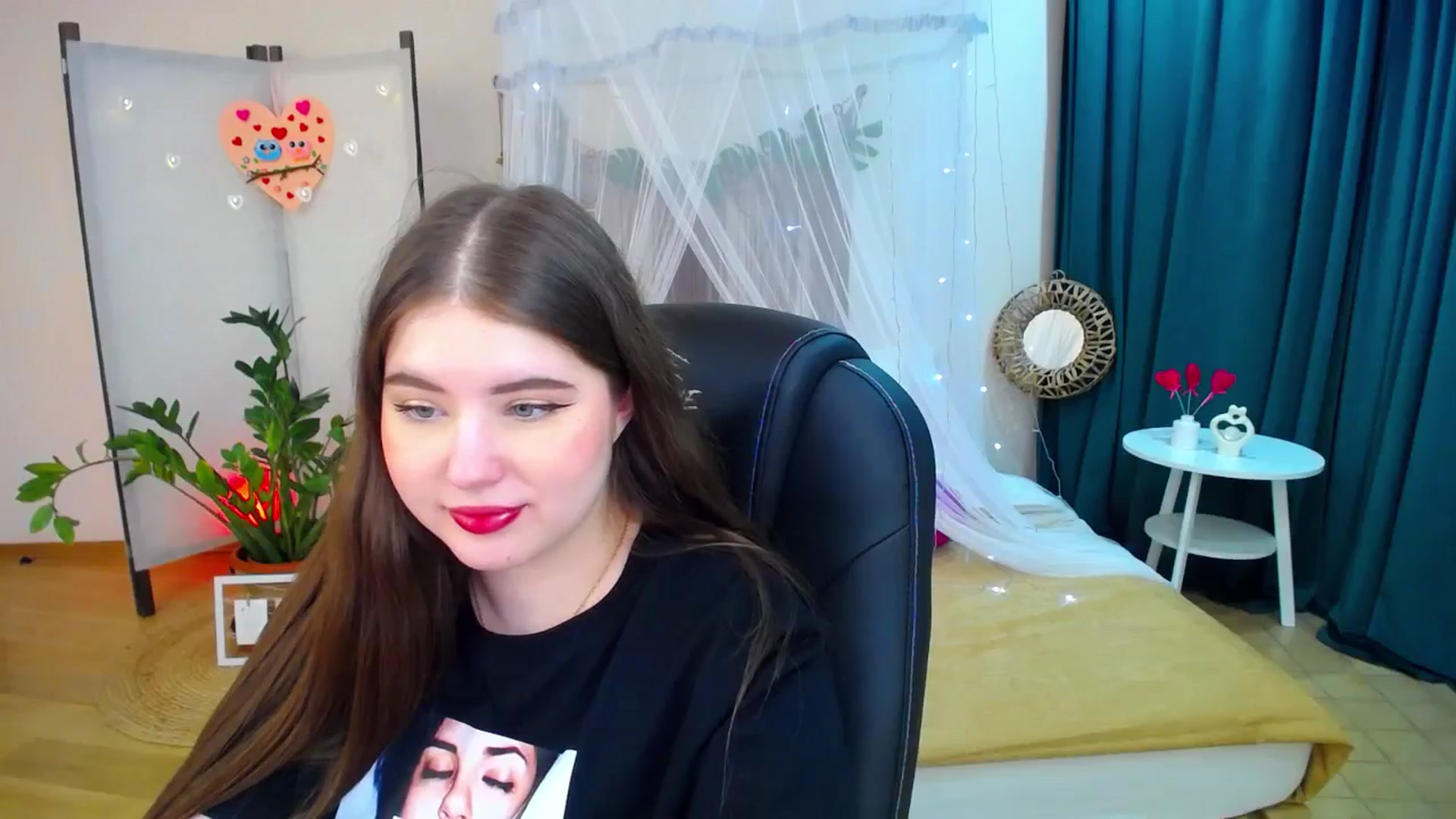 Gallery image thumbnail from AdmireMyEyes's myfreecams stream on, 02/17/2025, 22:17 image 16 of 20