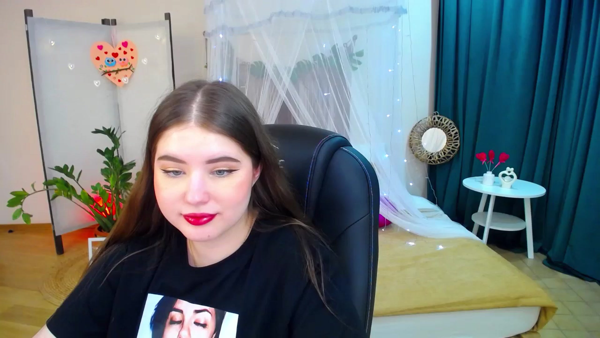 Gallery image thumbnail from AdmireMyEyes's myfreecams stream on, 02/17/2025, 22:17 image 3 of 20