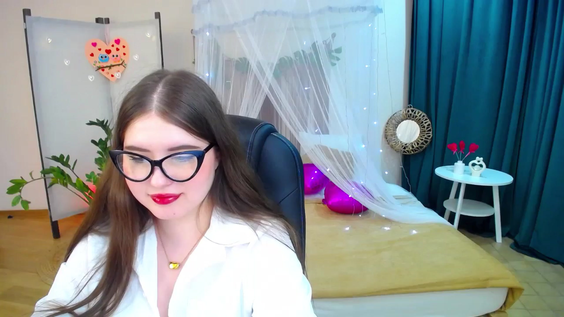Gallery image thumbnail from AdmireMyEyes's myfreecams stream on, 02/17/2025, 23:15 image 11 of 20