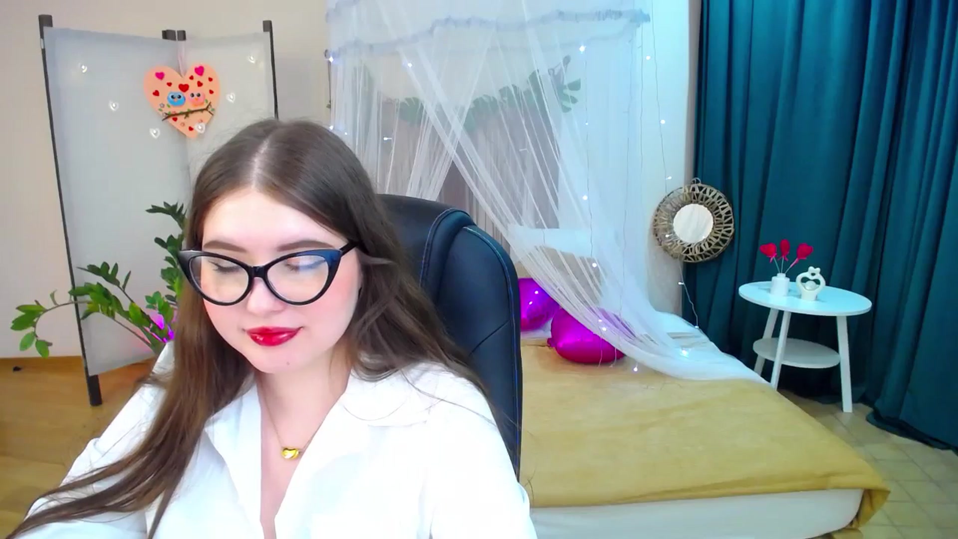 Gallery image thumbnail from AdmireMyEyes's myfreecams stream on, 02/17/2025, 23:15 image 8 of 20
