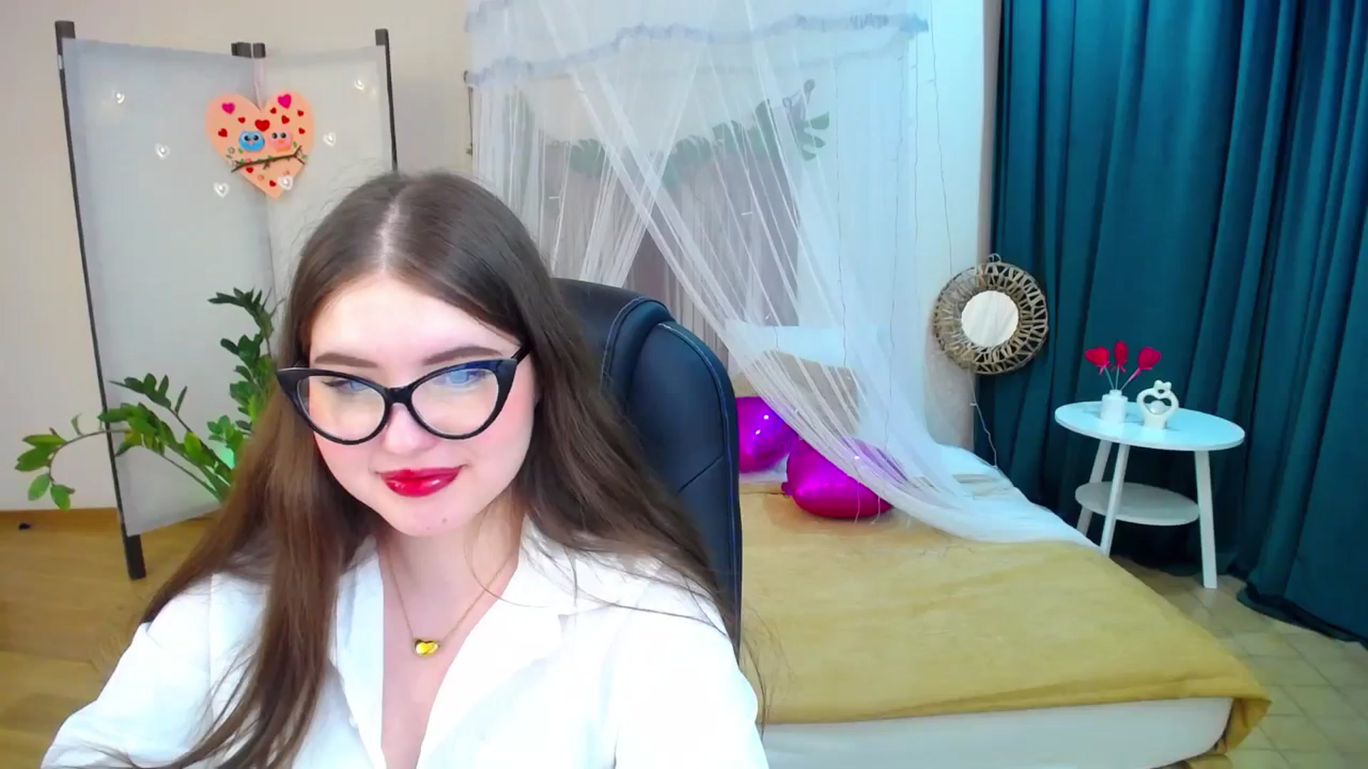 Gallery image thumbnail from AdmireMyEyes's myfreecams stream on, 02/17/2025, 23:15 image 15 of 20