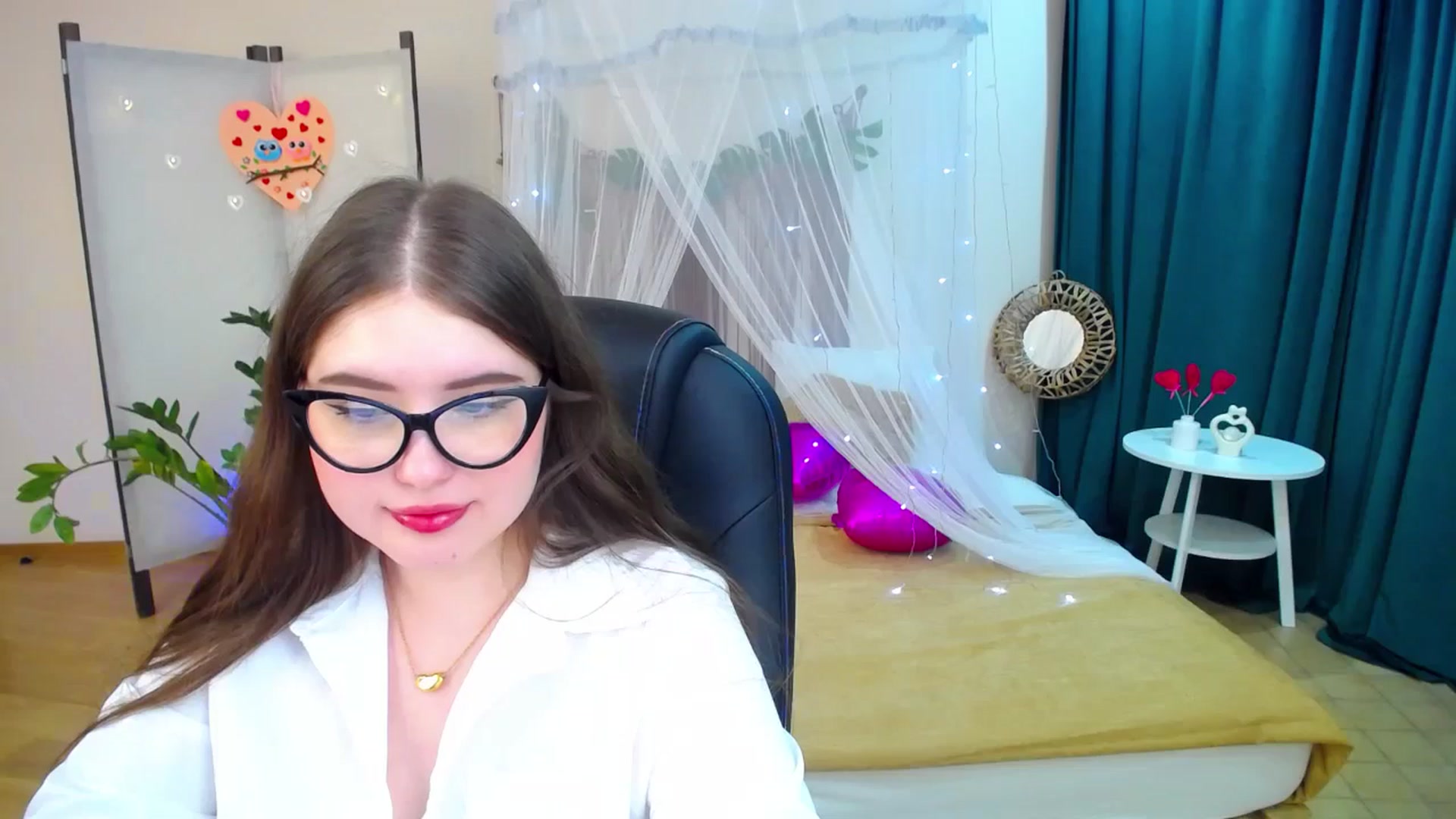 Gallery image thumbnail from AdmireMyEyes's myfreecams stream on, 02/17/2025, 23:15 image 3 of 20