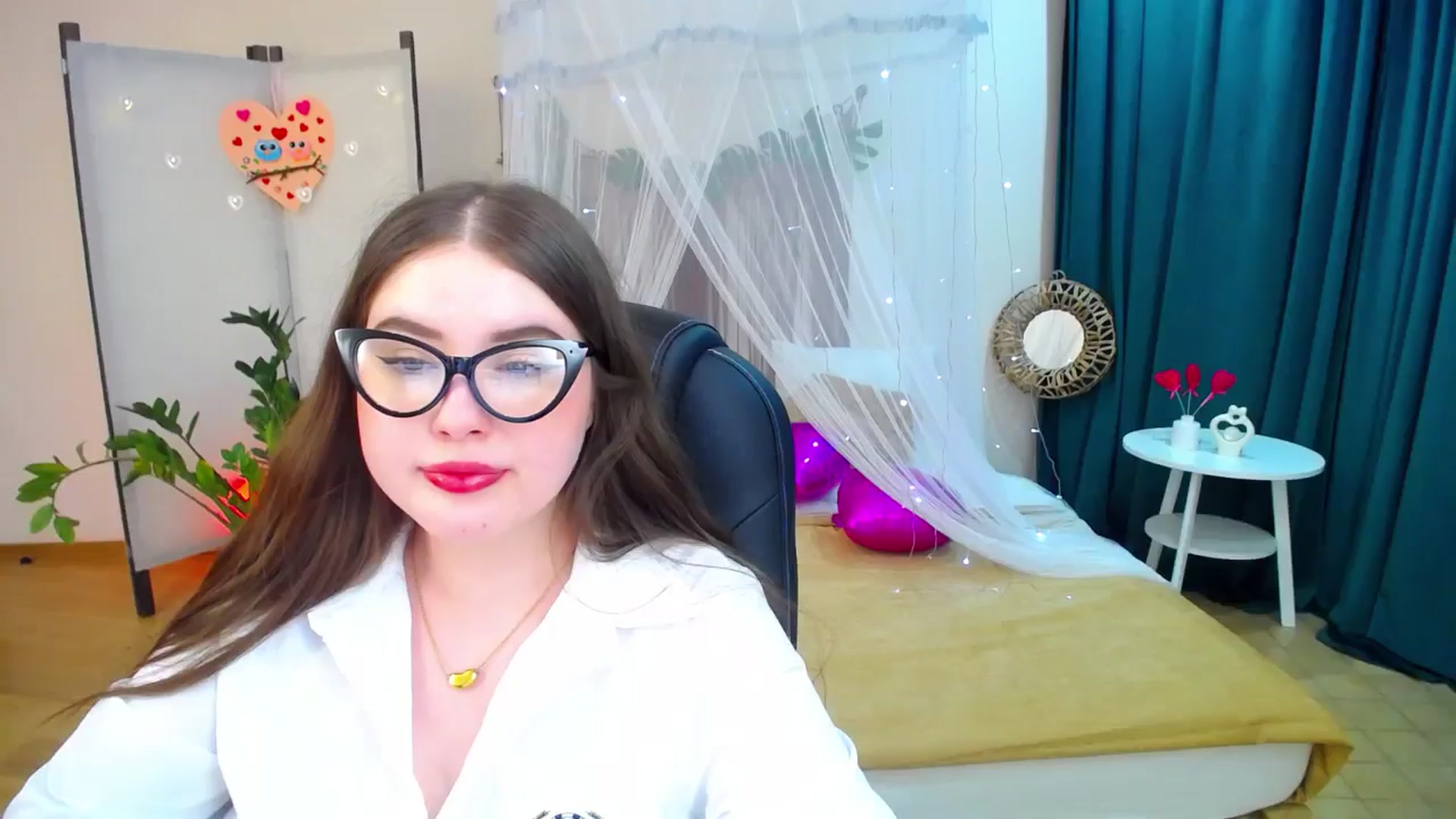 Gallery image thumbnail from AdmireMyEyes's myfreecams stream on, 02/17/2025, 23:15 image 1 of 20