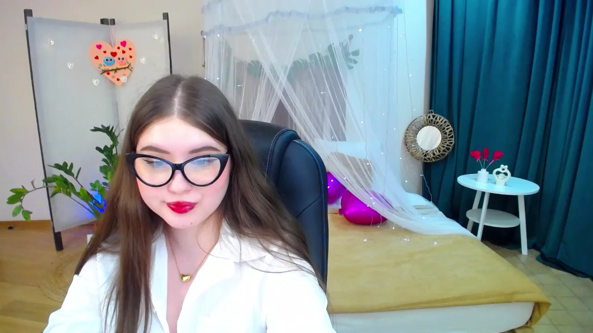 Gallery image thumbnail from AdmireMyEyes's myfreecams stream on, 02/17/2025, 23:15 image 19 of 20