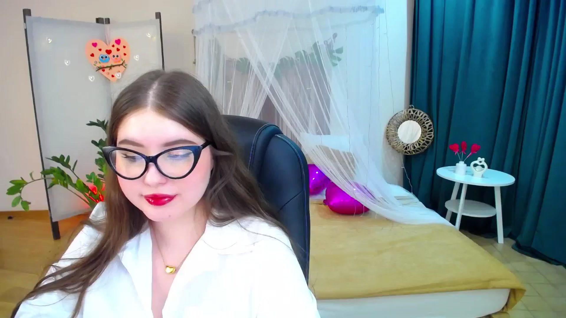Gallery image thumbnail from AdmireMyEyes's myfreecams stream on, 02/17/2025, 23:15 image 5 of 20