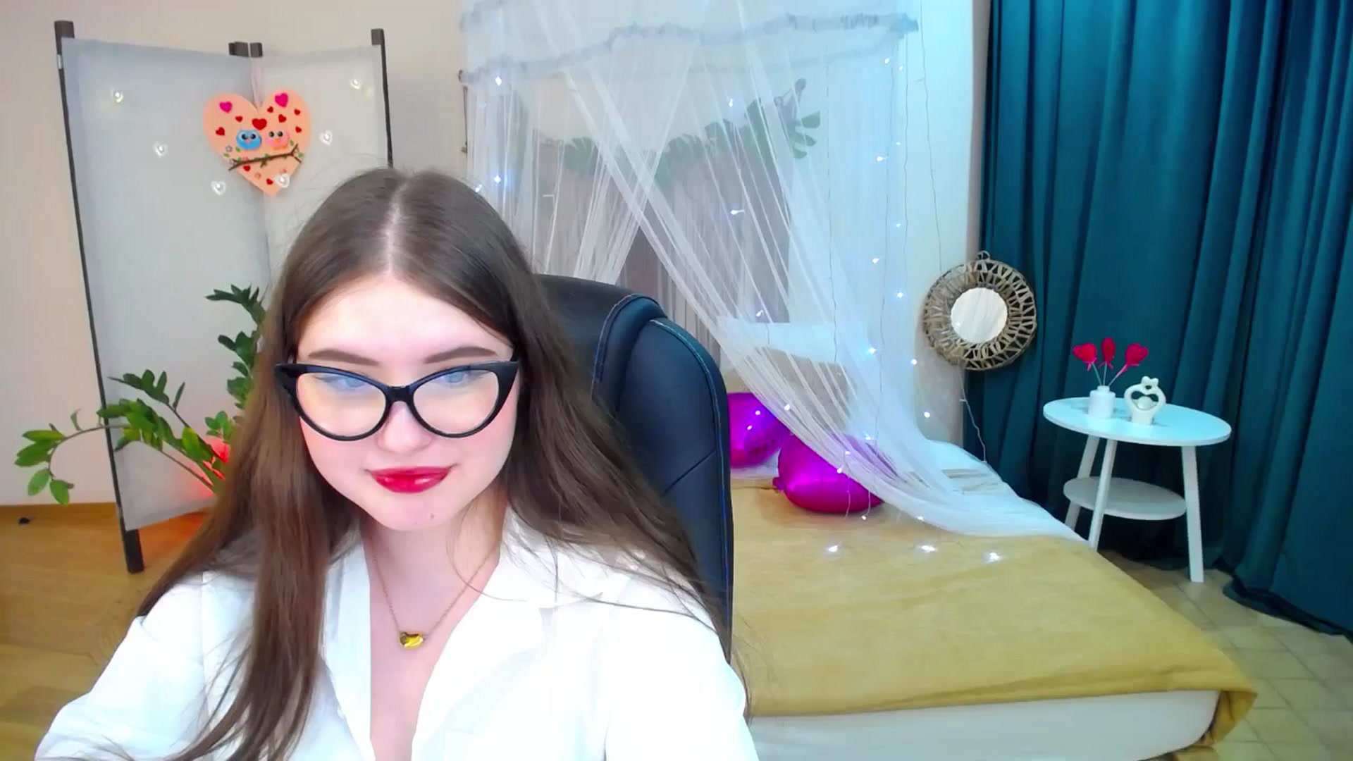 Gallery image thumbnail from AdmireMyEyes's myfreecams stream on, 02/17/2025, 23:15 image 16 of 20