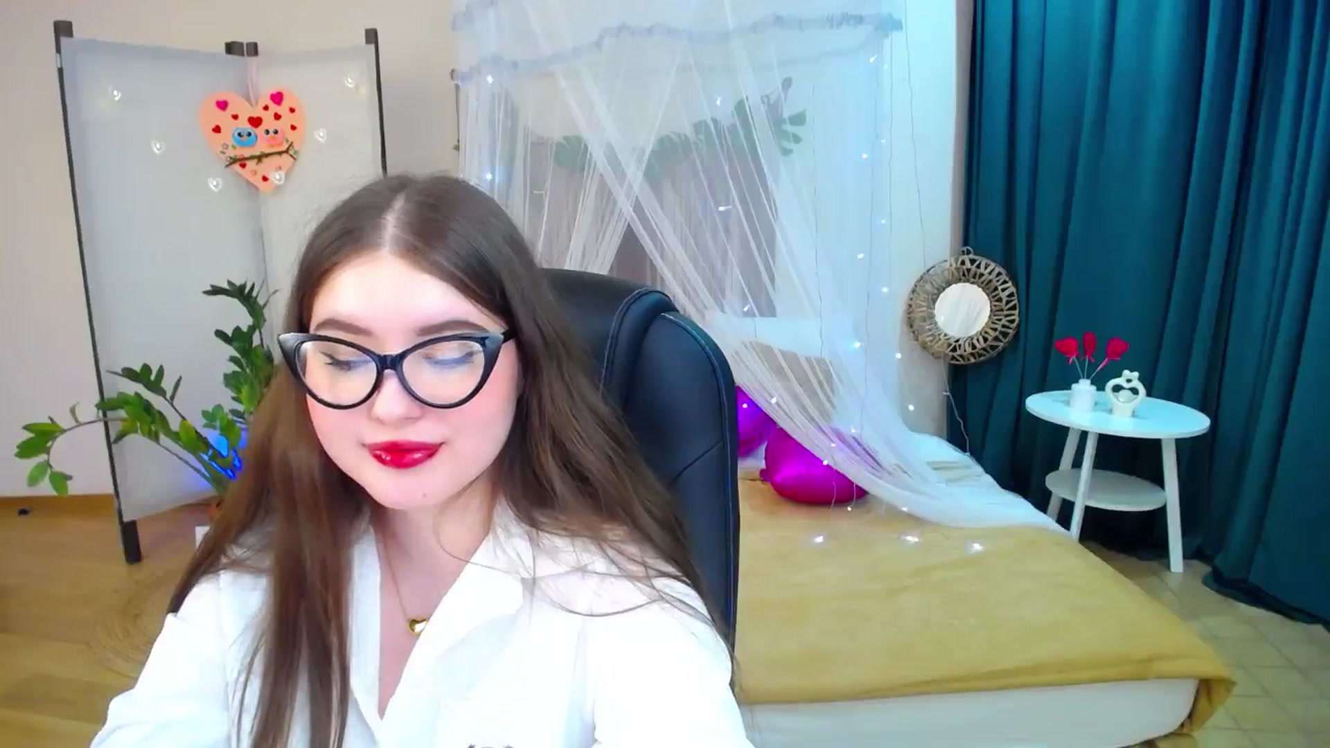 Gallery image thumbnail from AdmireMyEyes's myfreecams stream on, 02/17/2025, 23:15 image 20 of 20