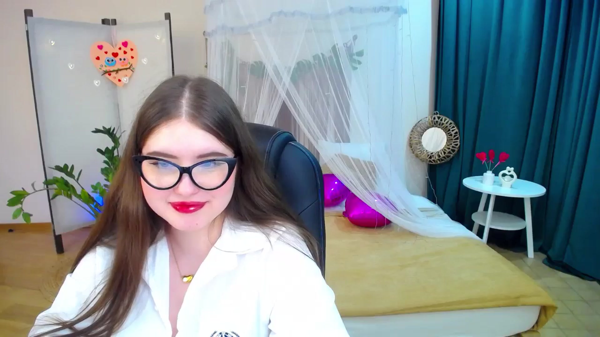 Gallery image thumbnail from AdmireMyEyes's myfreecams stream on, 02/17/2025, 23:15 image 12 of 20