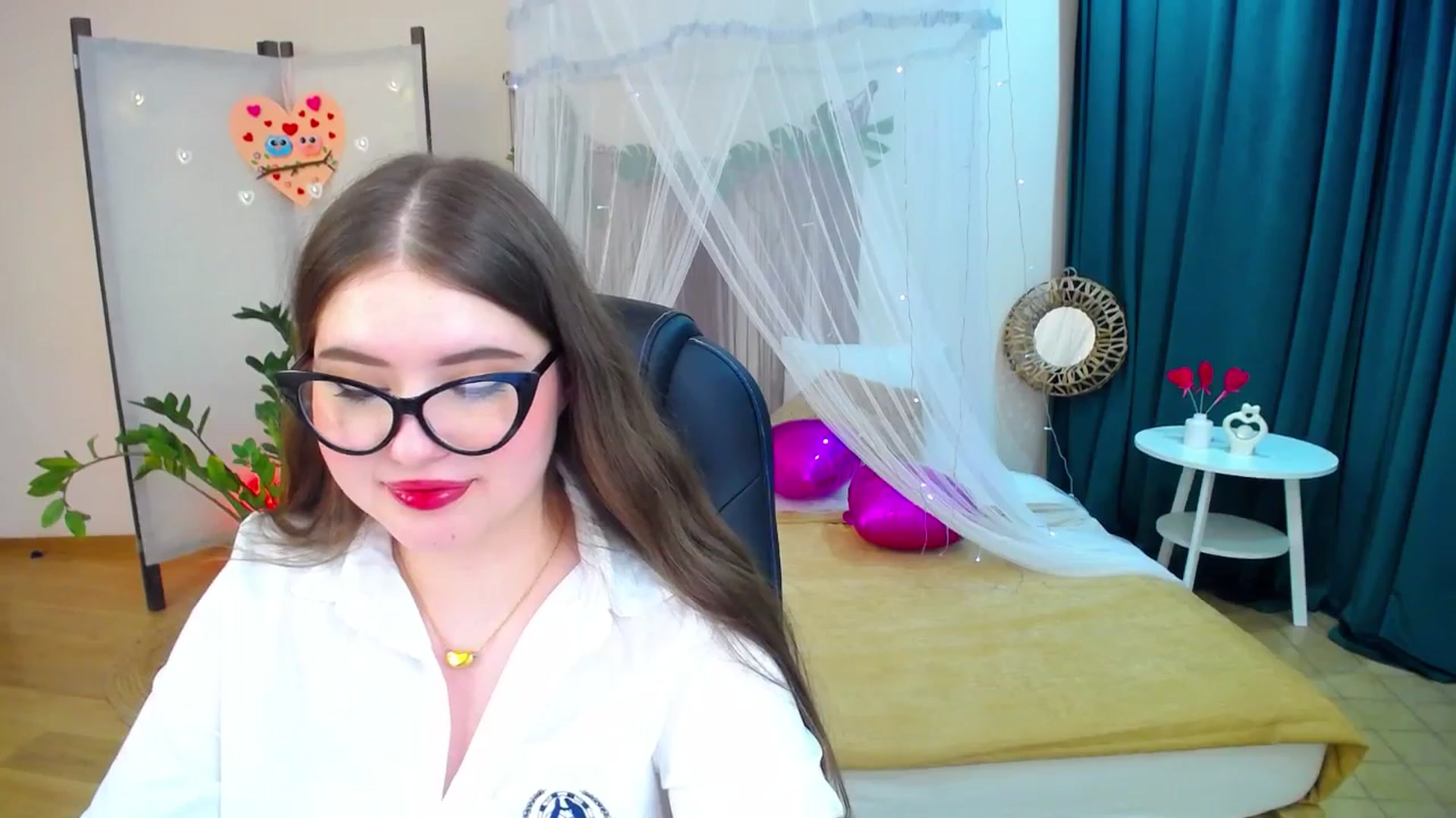 Gallery image thumbnail from AdmireMyEyes's myfreecams stream on, 02/18/2025, 01:02 image 11 of 20