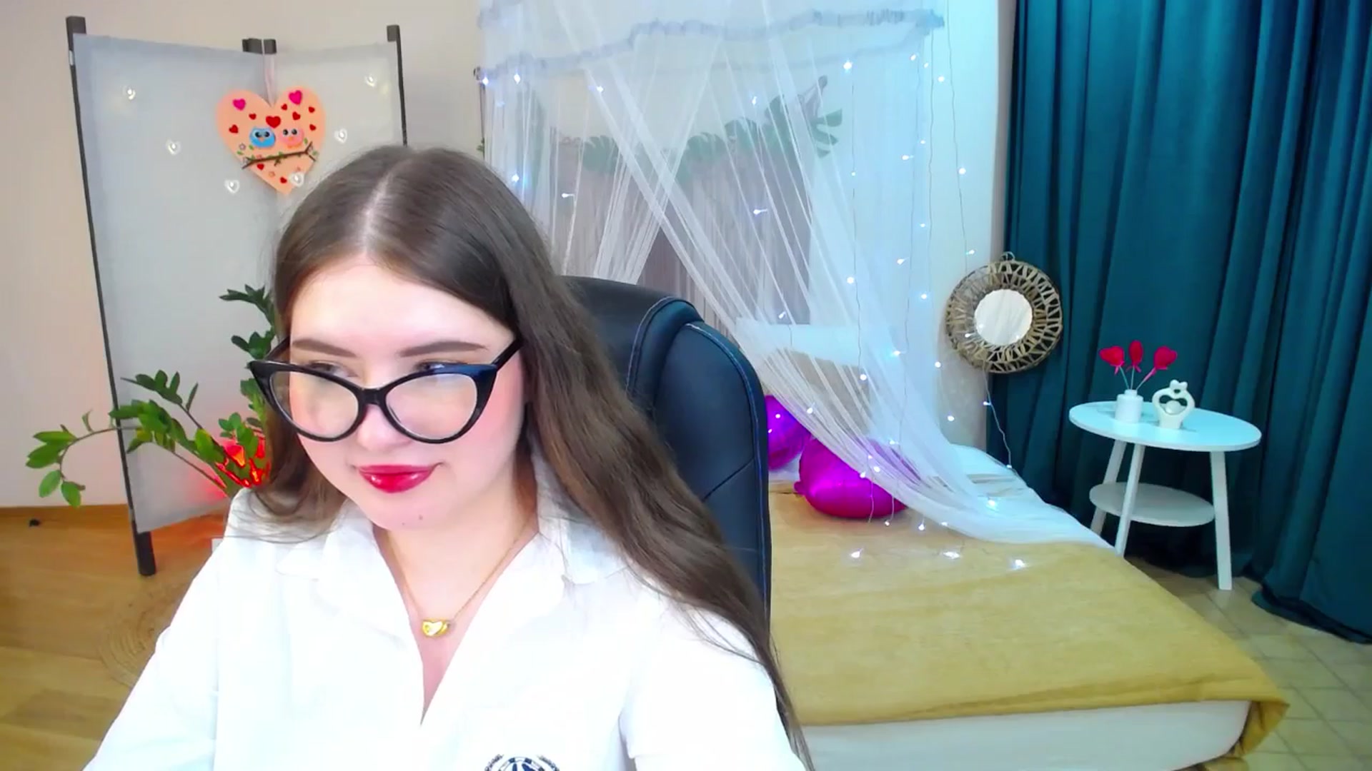 Gallery image thumbnail from AdmireMyEyes's myfreecams stream on, 02/18/2025, 01:02 image 12 of 20