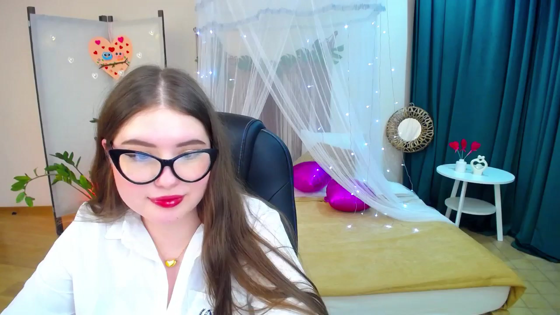 Gallery image thumbnail from AdmireMyEyes's myfreecams stream on, 02/18/2025, 01:02 image 8 of 20