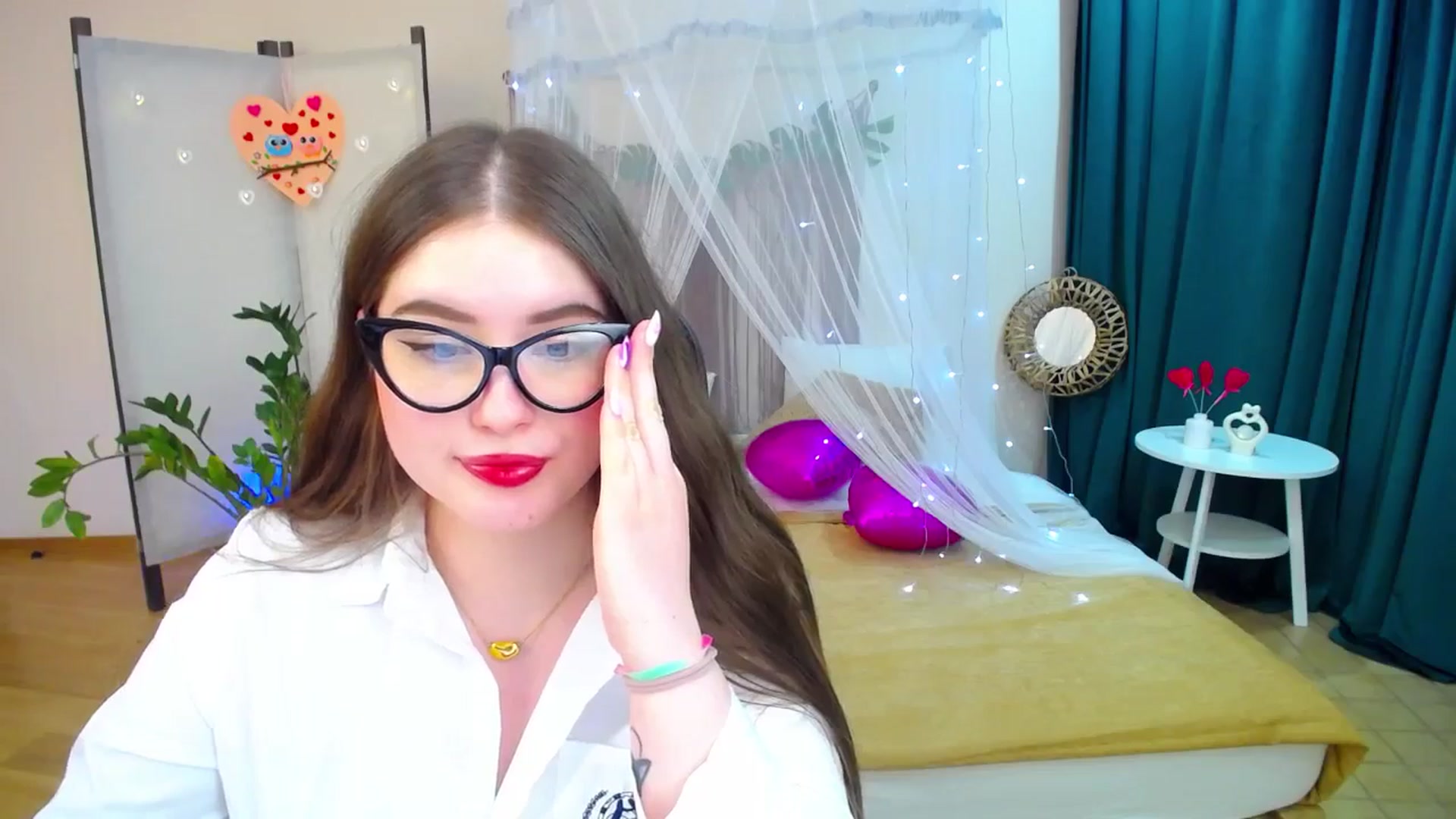 Gallery image thumbnail from AdmireMyEyes's myfreecams stream on, 02/18/2025, 01:02 image 5 of 20