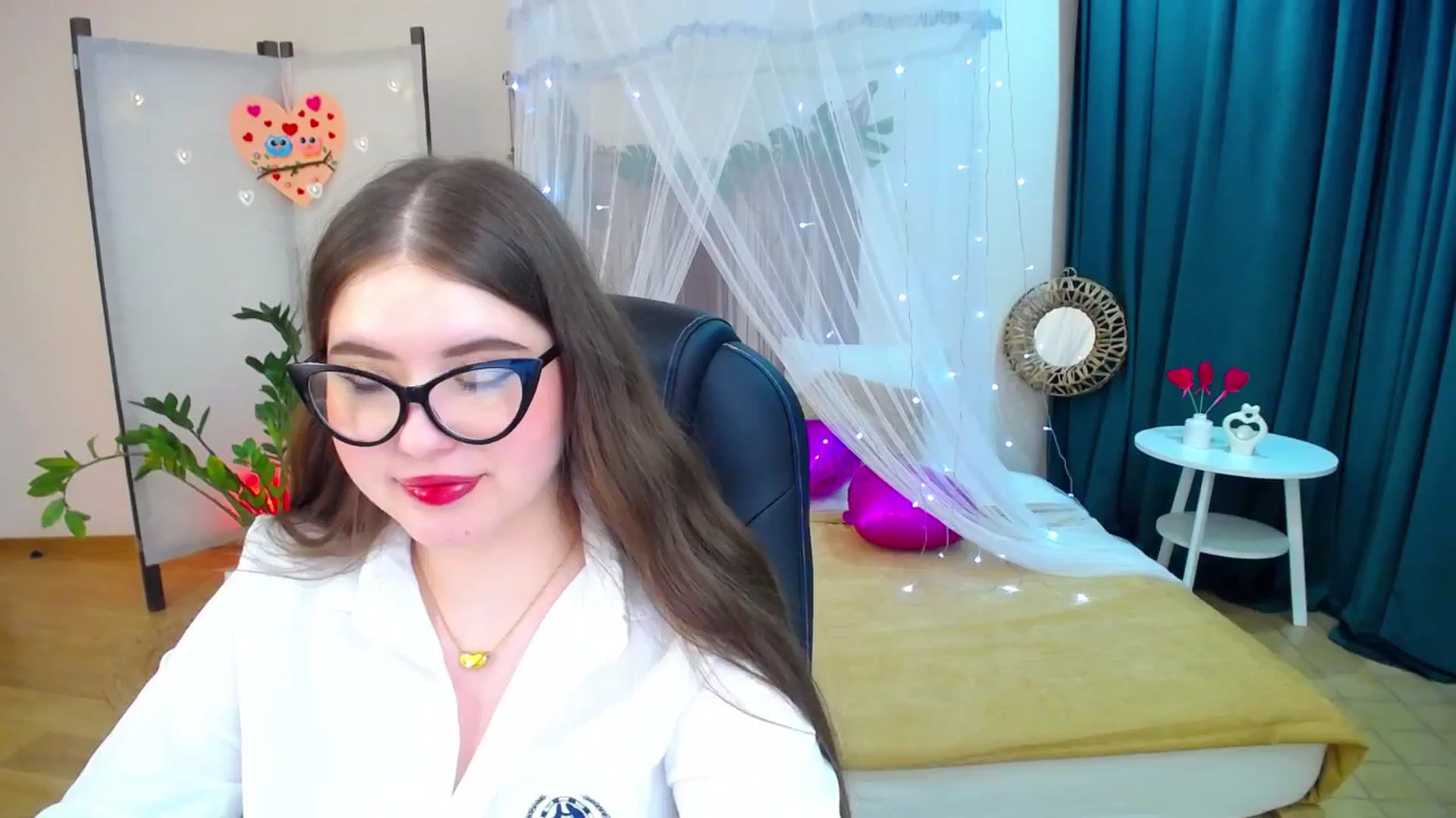 Gallery image thumbnail from AdmireMyEyes's myfreecams stream on, 02/18/2025, 01:02 image 16 of 20