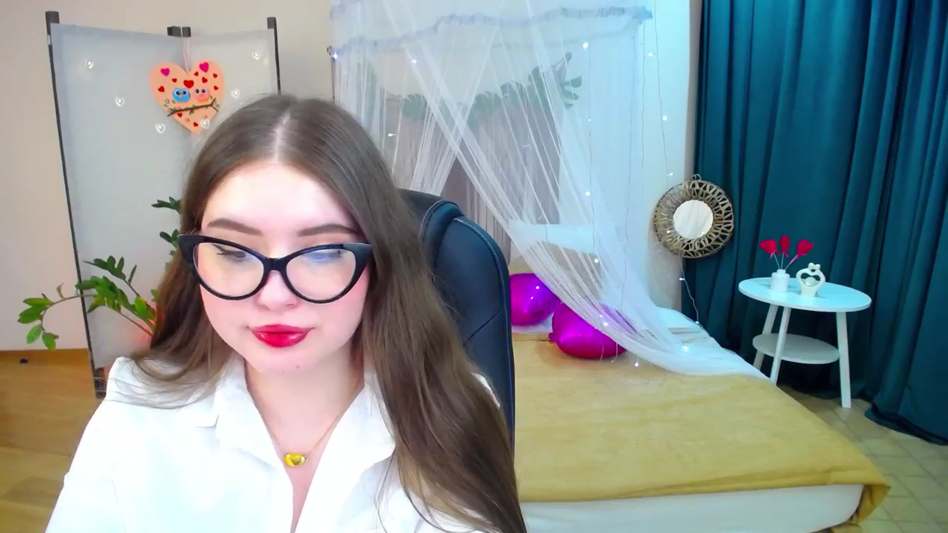 Gallery image thumbnail from AdmireMyEyes's myfreecams stream on, 02/18/2025, 01:02 image 20 of 20