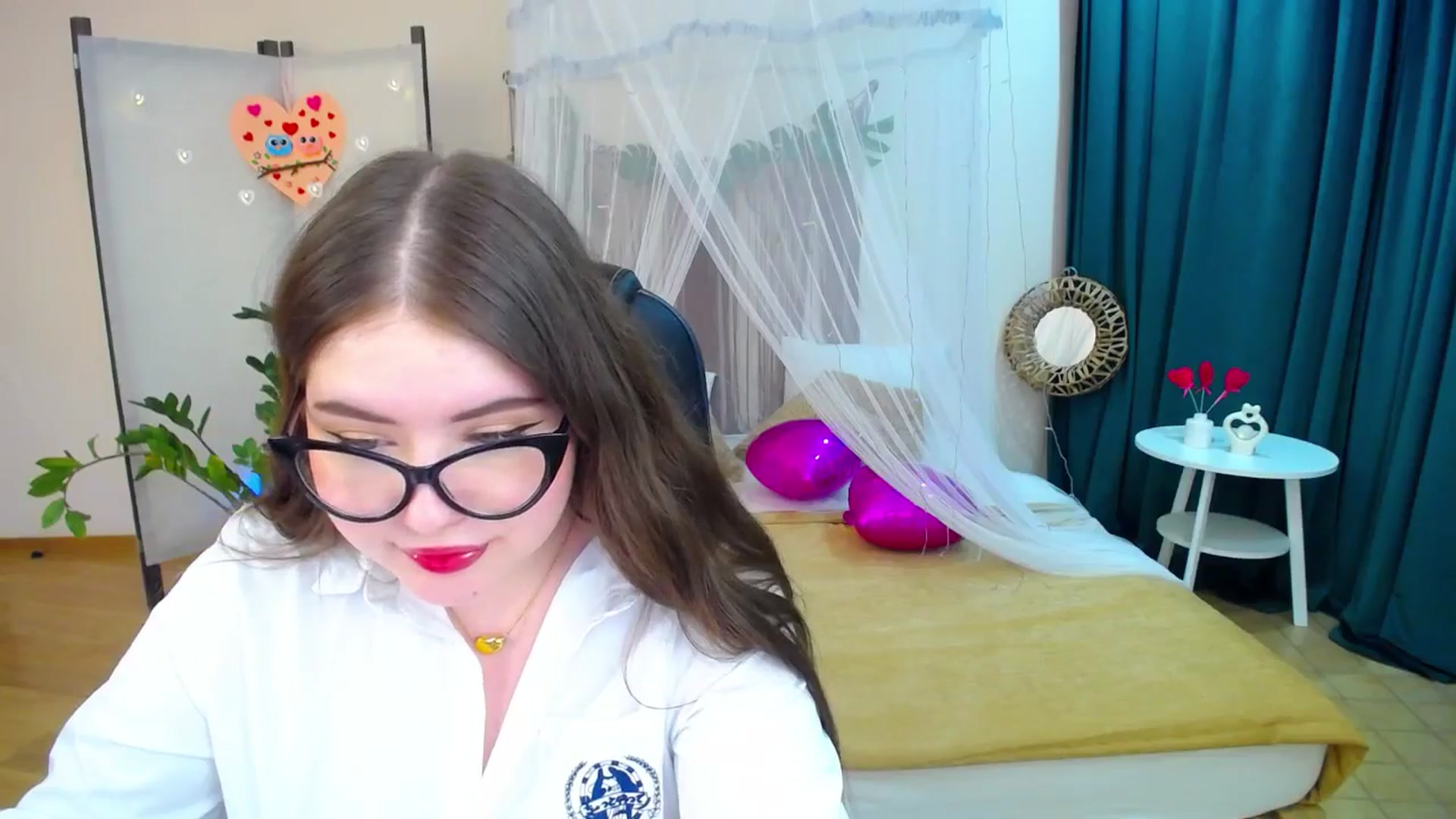 Gallery image thumbnail from AdmireMyEyes's myfreecams stream on, 02/18/2025, 01:02 image 3 of 20