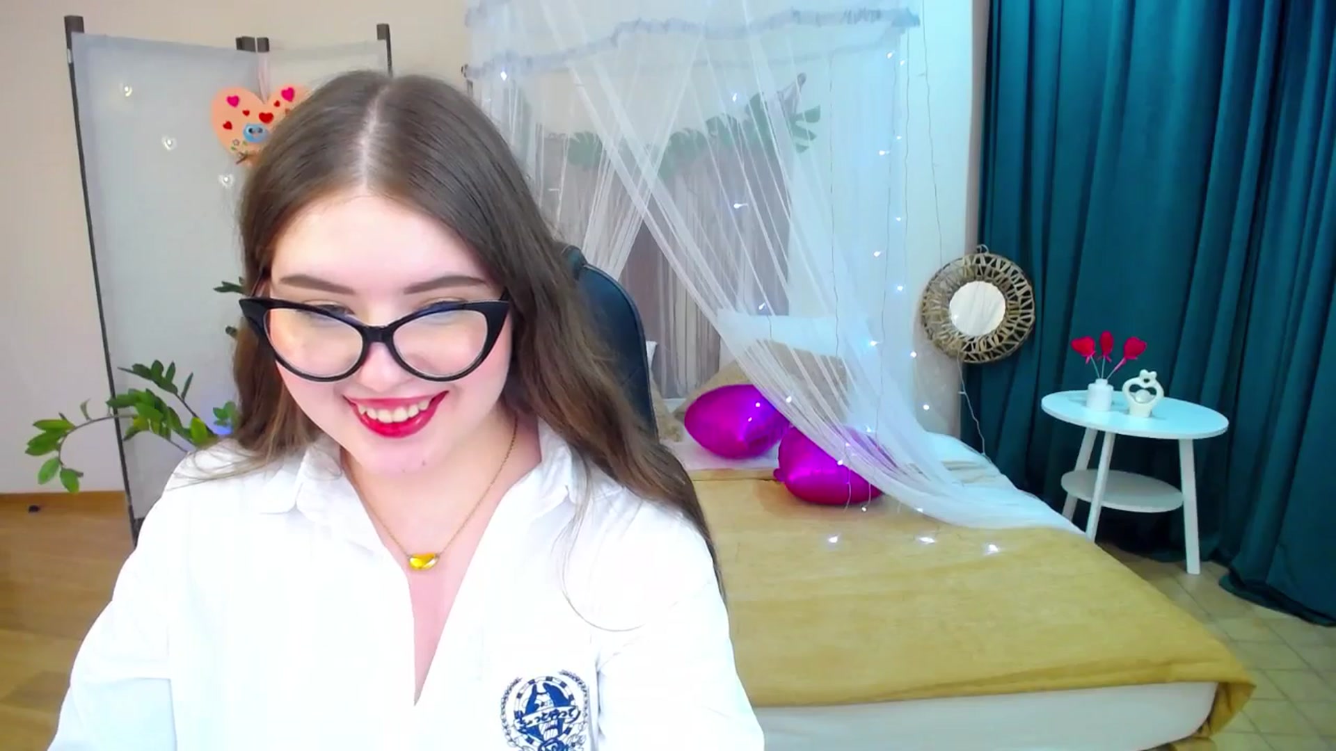 Gallery image thumbnail from AdmireMyEyes's myfreecams stream on, 02/18/2025, 01:02 image 2 of 20