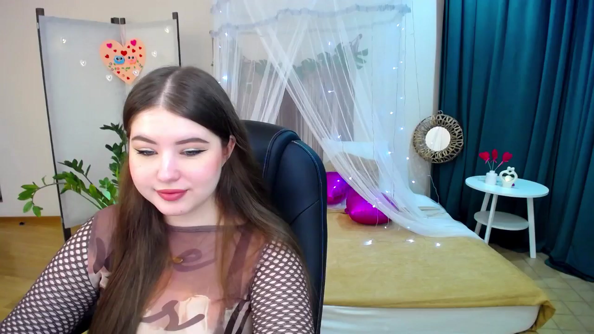 Gallery image thumbnail from AdmireMyEyes's myfreecams stream on, 02/18/2025, 19:20 image 10 of 20