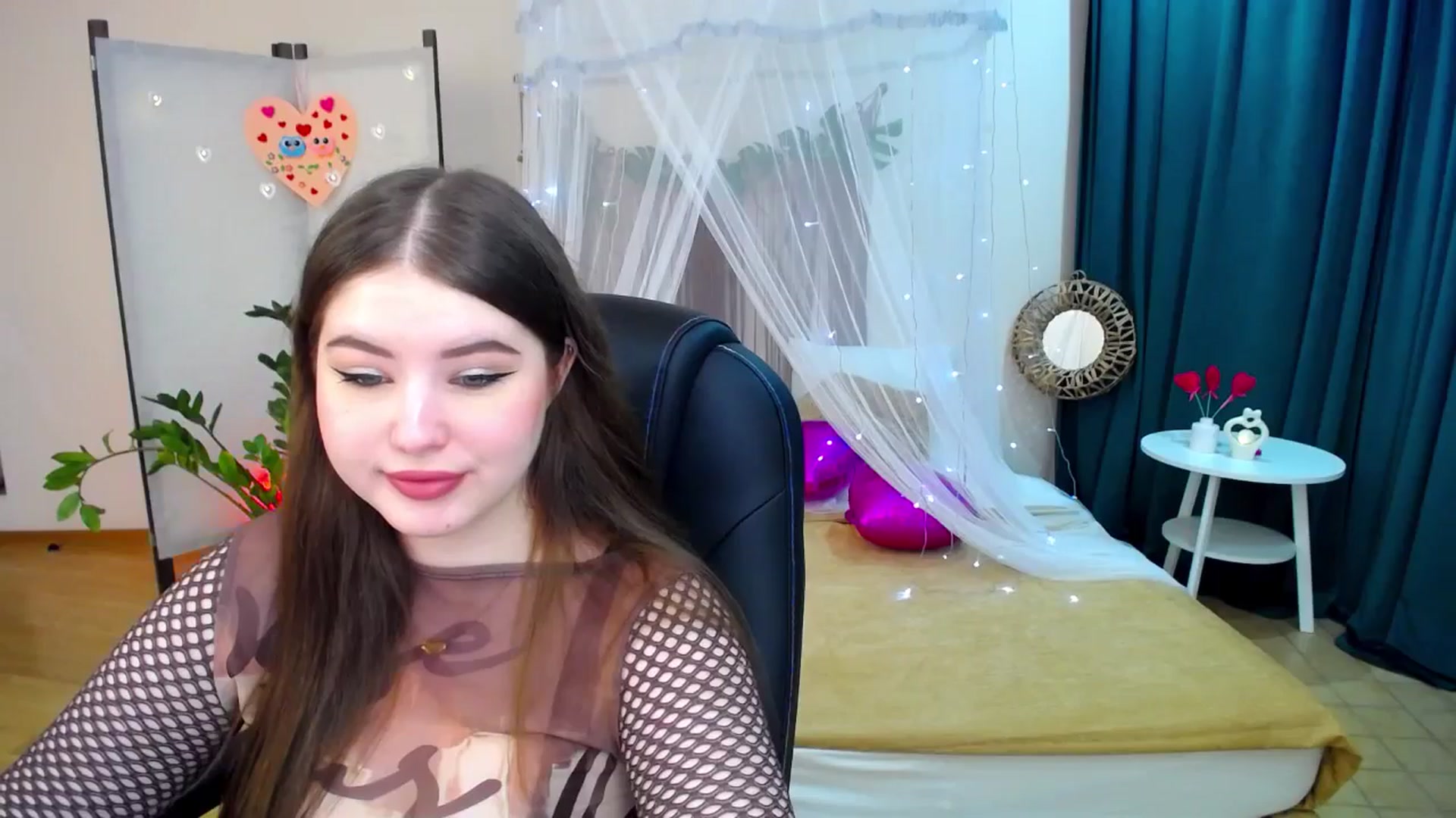 Gallery image thumbnail from AdmireMyEyes's myfreecams stream on, 02/18/2025, 19:20 image 11 of 20