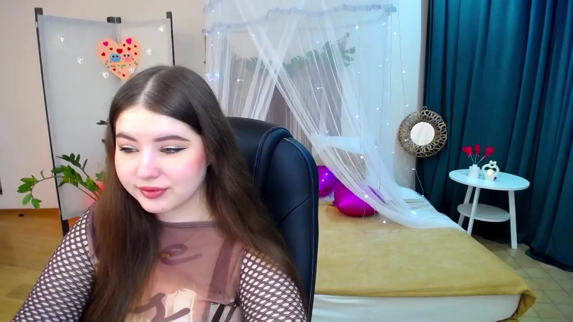 Gallery image thumbnail from AdmireMyEyes's myfreecams stream on, 02/18/2025, 19:20 image 5 of 20