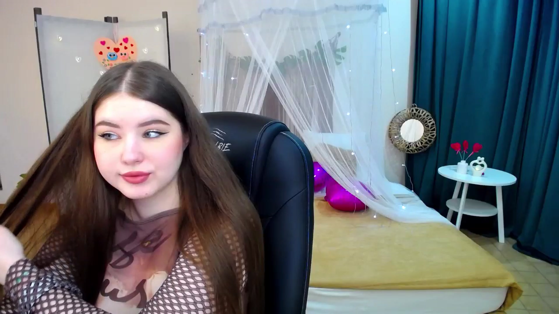 Gallery image thumbnail from AdmireMyEyes's myfreecams stream on, 02/18/2025, 19:20 image 13 of 20