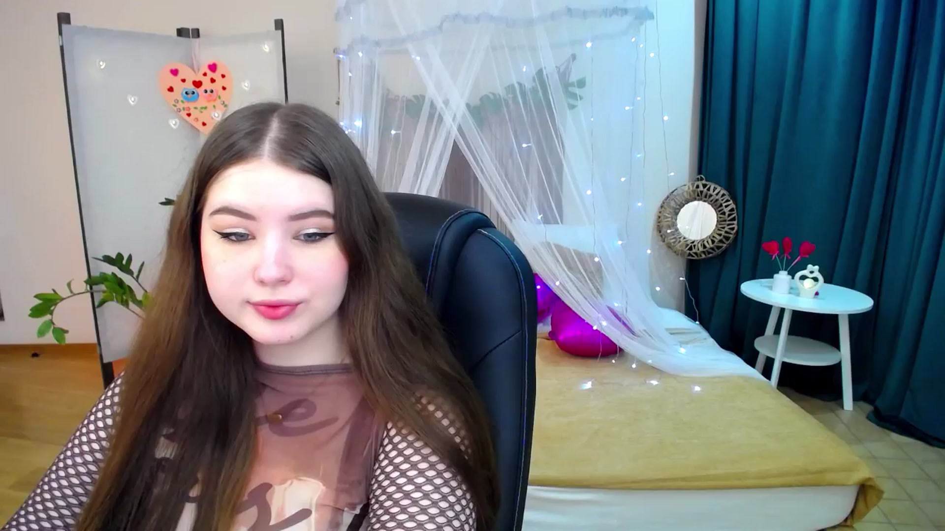 Gallery image thumbnail from AdmireMyEyes's myfreecams stream on, 02/18/2025, 19:20 image 2 of 20