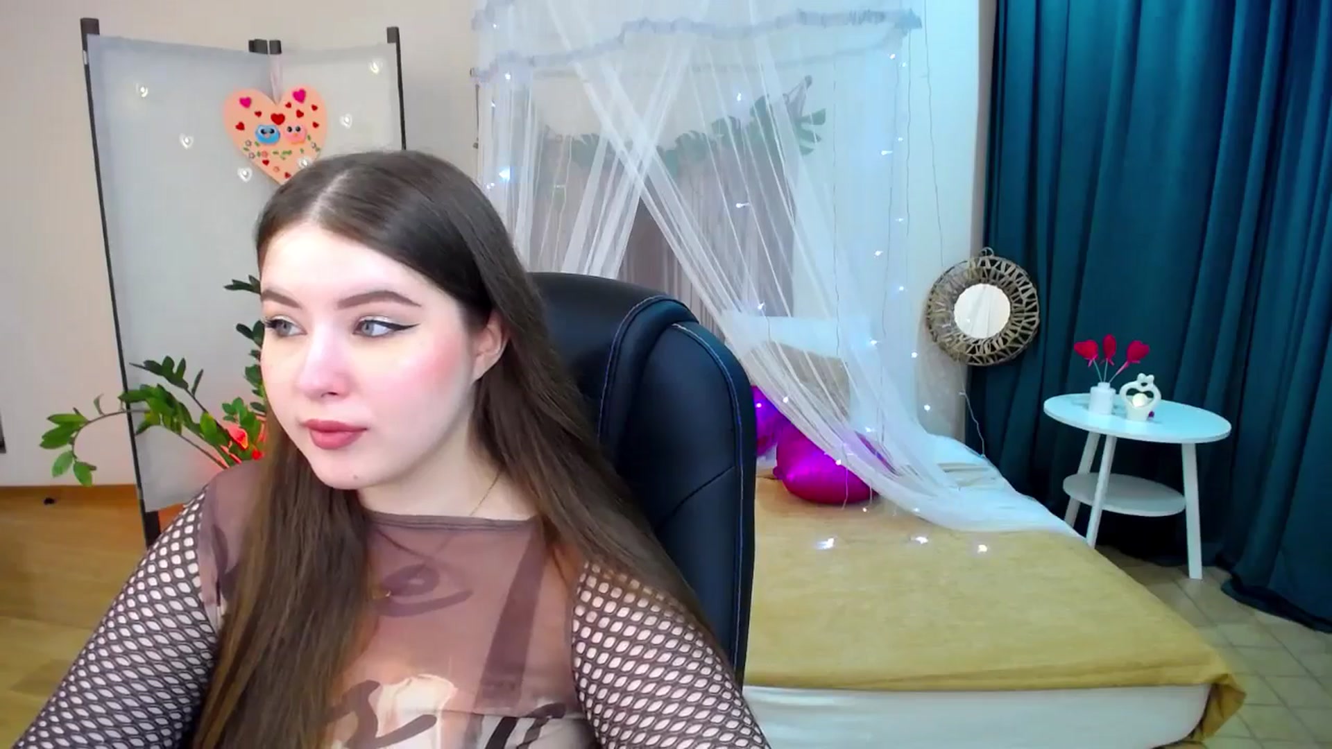 Gallery image thumbnail from AdmireMyEyes's myfreecams stream on, 02/18/2025, 19:20 image 6 of 20