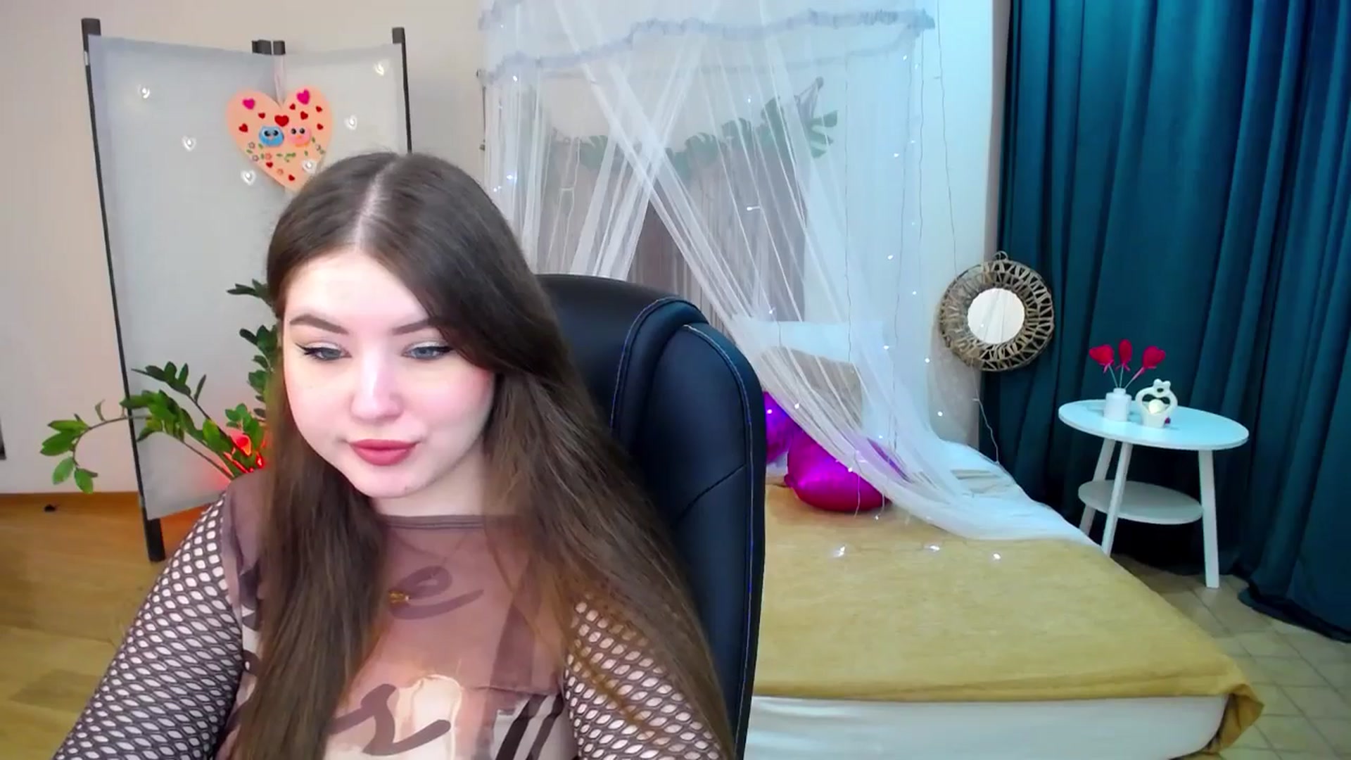 Gallery image thumbnail from AdmireMyEyes's myfreecams stream on, 02/18/2025, 19:20 image 9 of 20