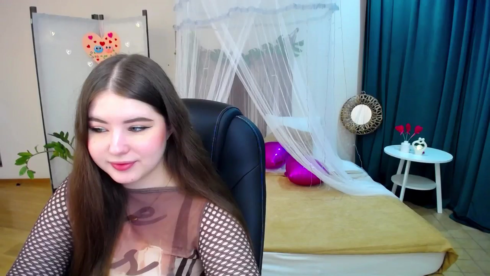 Gallery image thumbnail from AdmireMyEyes's myfreecams stream on, 02/18/2025, 19:20 image 3 of 20