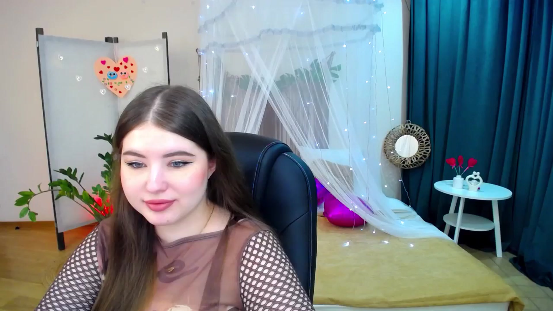 Gallery image thumbnail from AdmireMyEyes's myfreecams stream on, 02/18/2025, 21:09 image 3 of 20
