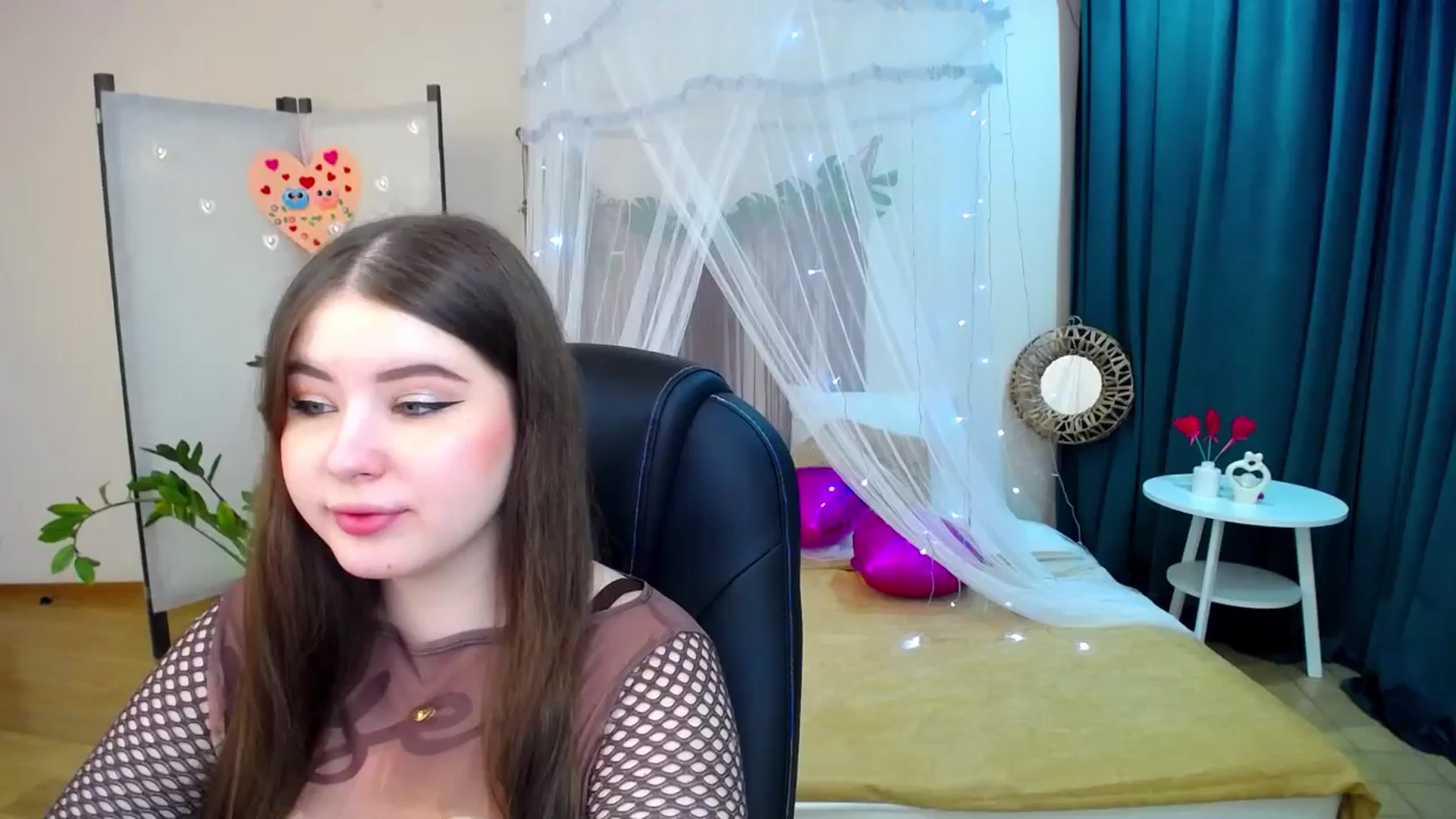 Gallery image thumbnail from AdmireMyEyes's myfreecams stream on, 02/18/2025, 21:09 image 1 of 20