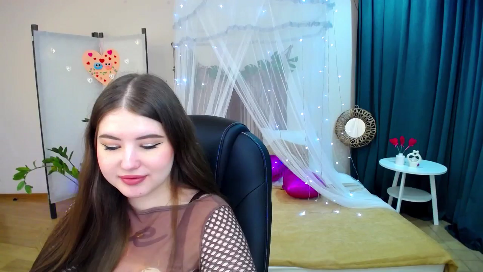 Gallery image thumbnail from AdmireMyEyes's myfreecams stream on, 02/18/2025, 21:09 image 8 of 20