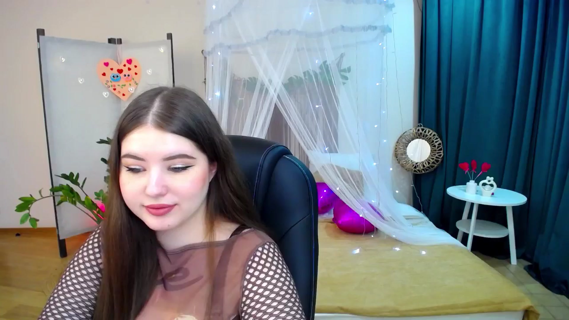 Gallery image thumbnail from AdmireMyEyes's myfreecams stream on, 02/18/2025, 21:09 image 6 of 20