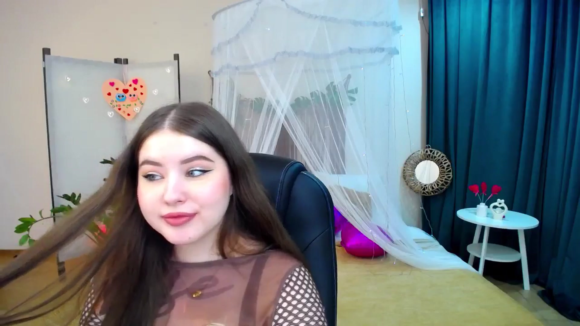 Gallery image thumbnail from AdmireMyEyes's myfreecams stream on, 02/18/2025, 21:09 image 15 of 20